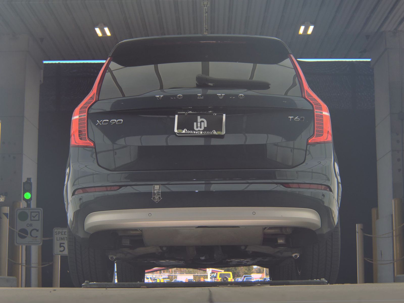 2022 Volvo XC90 T6 Momentum AWD