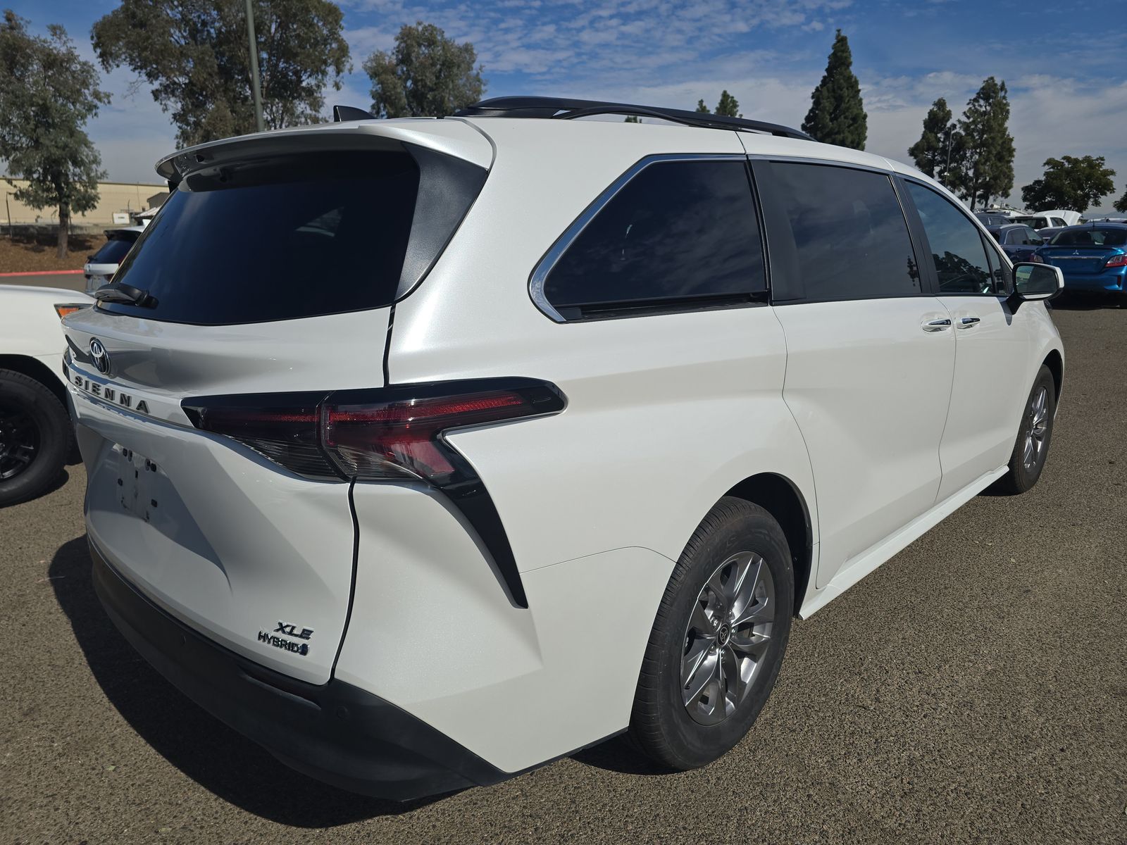 2024 Toyota Sienna XLE FWD