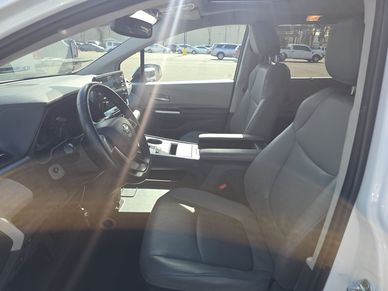 2024 Toyota Sienna XLE FWD