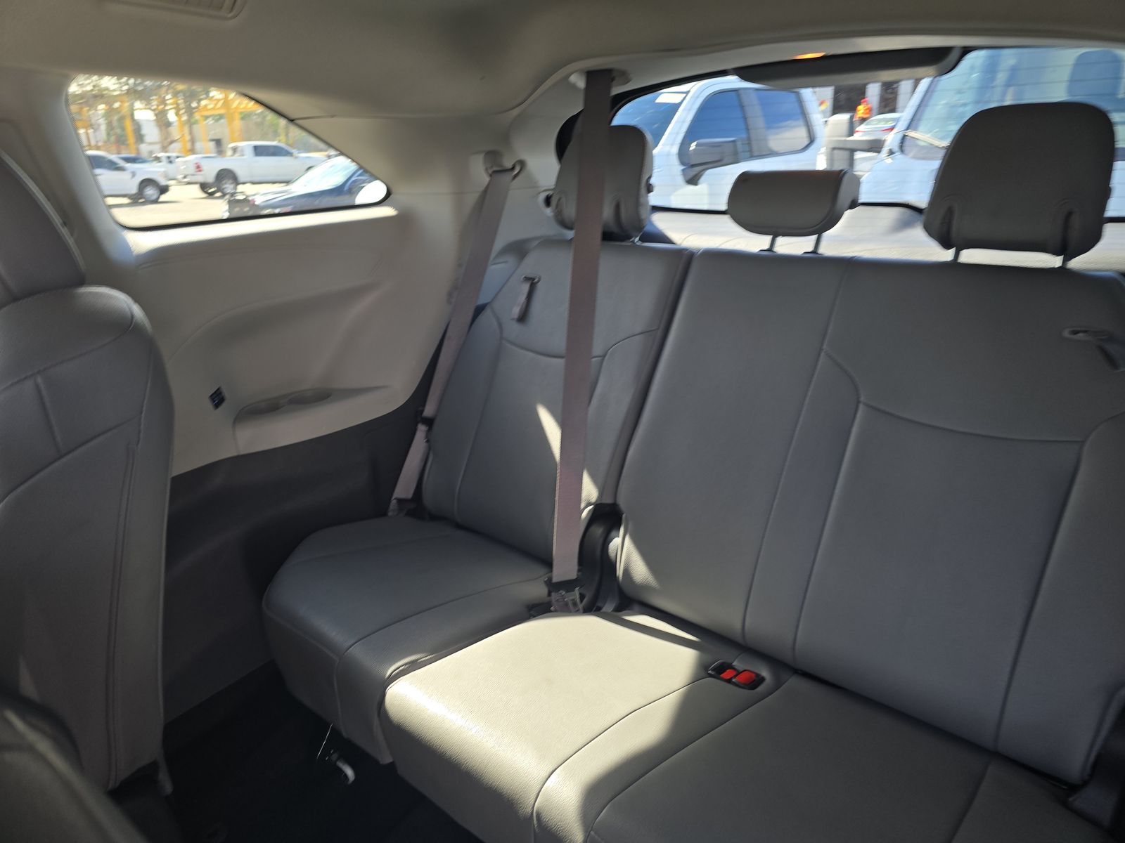 2024 Toyota Sienna XLE FWD