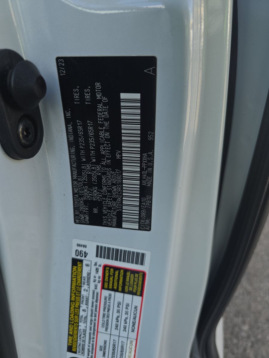2024 Toyota Sienna XLE FWD