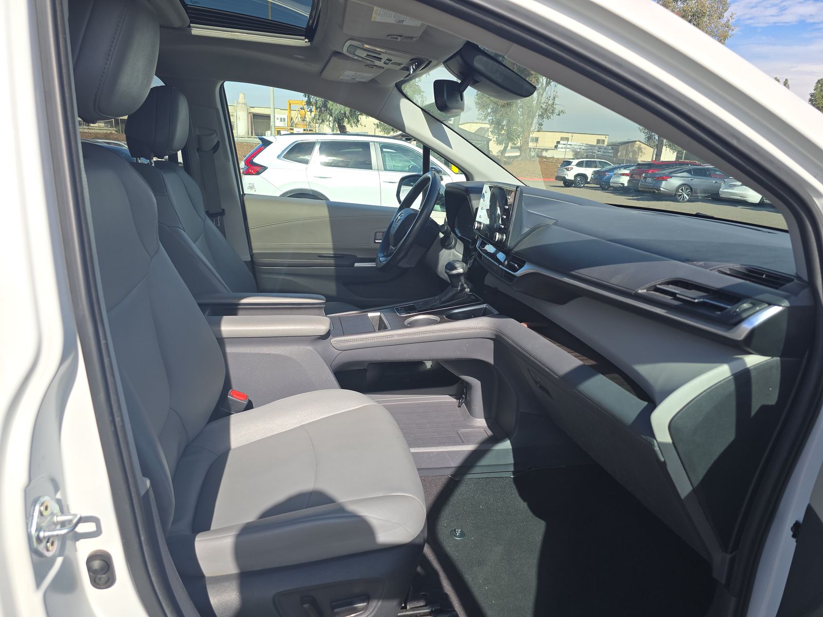 2024 Toyota Sienna XLE FWD