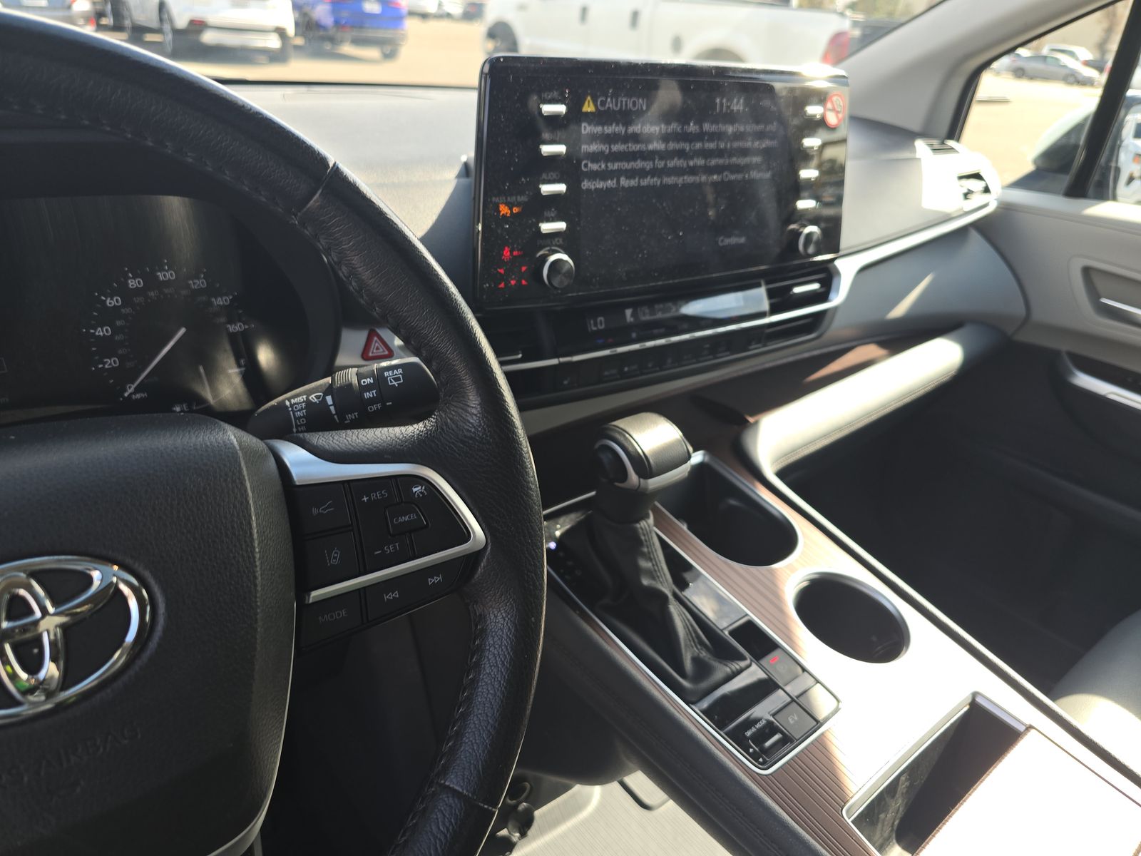 2024 Toyota Sienna XLE FWD