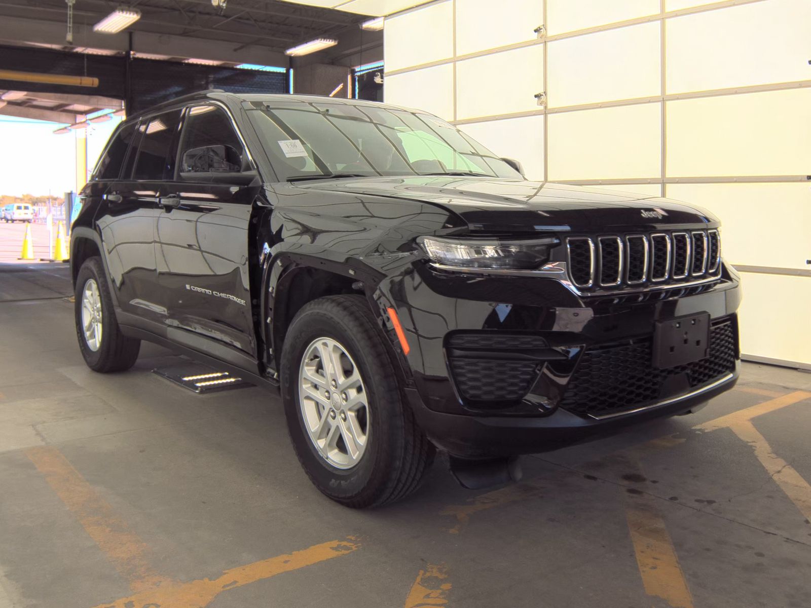 2025 Jeep Grand Cherokee Laredo RWD