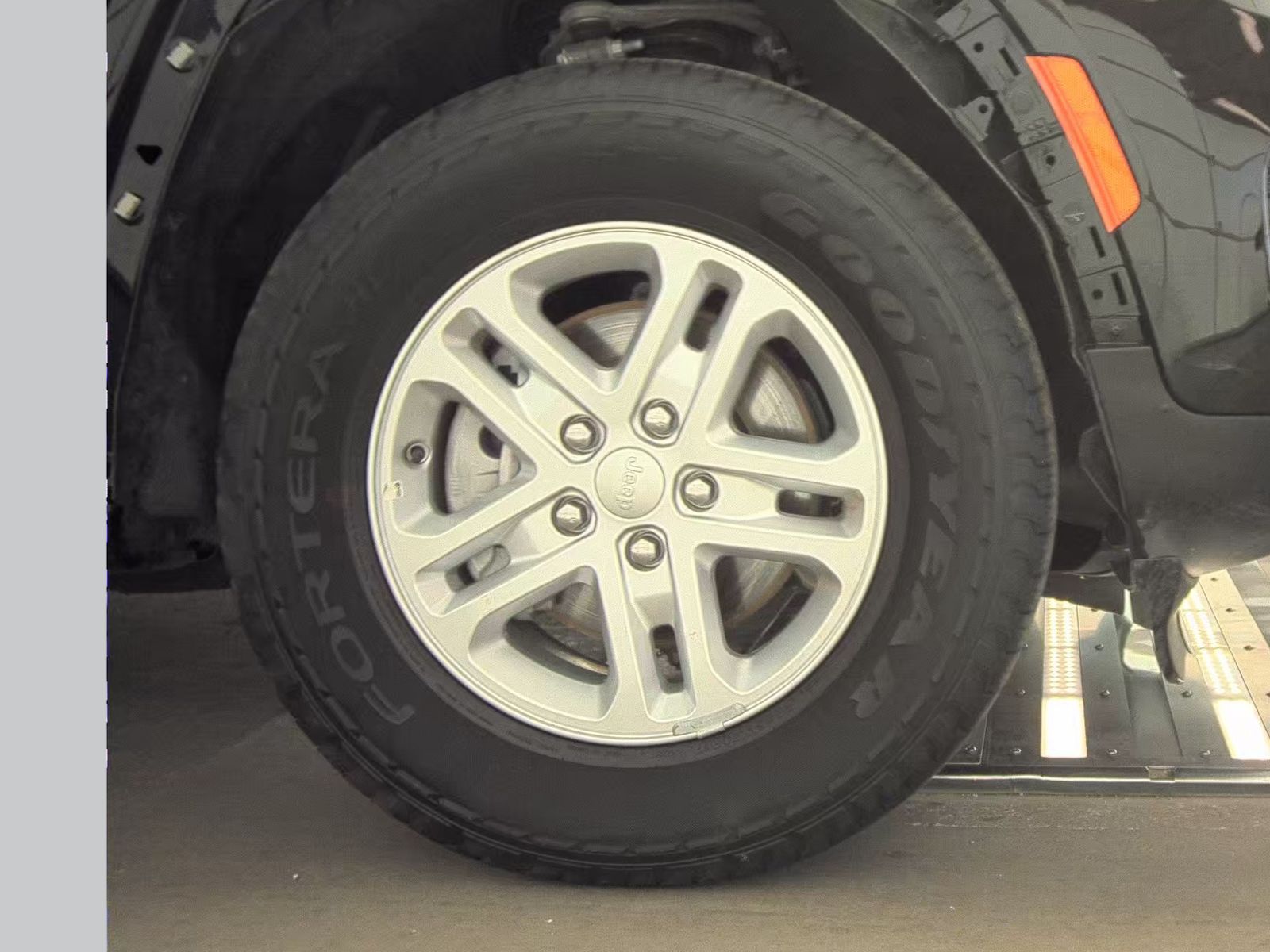 2025 Jeep Grand Cherokee Laredo RWD