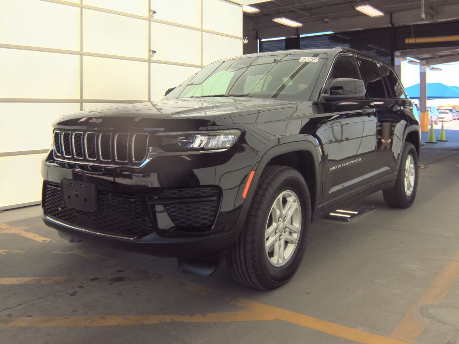 2025 Jeep Grand Cherokee Laredo RWD