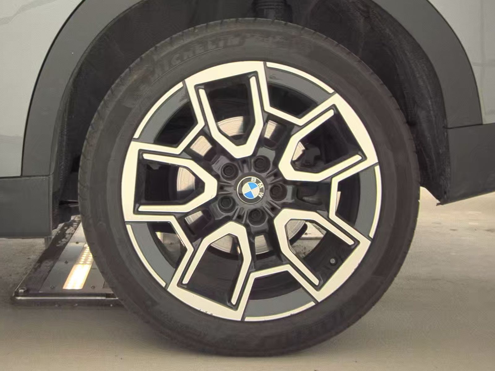 2025 BMW X2 xDrive28i AWD