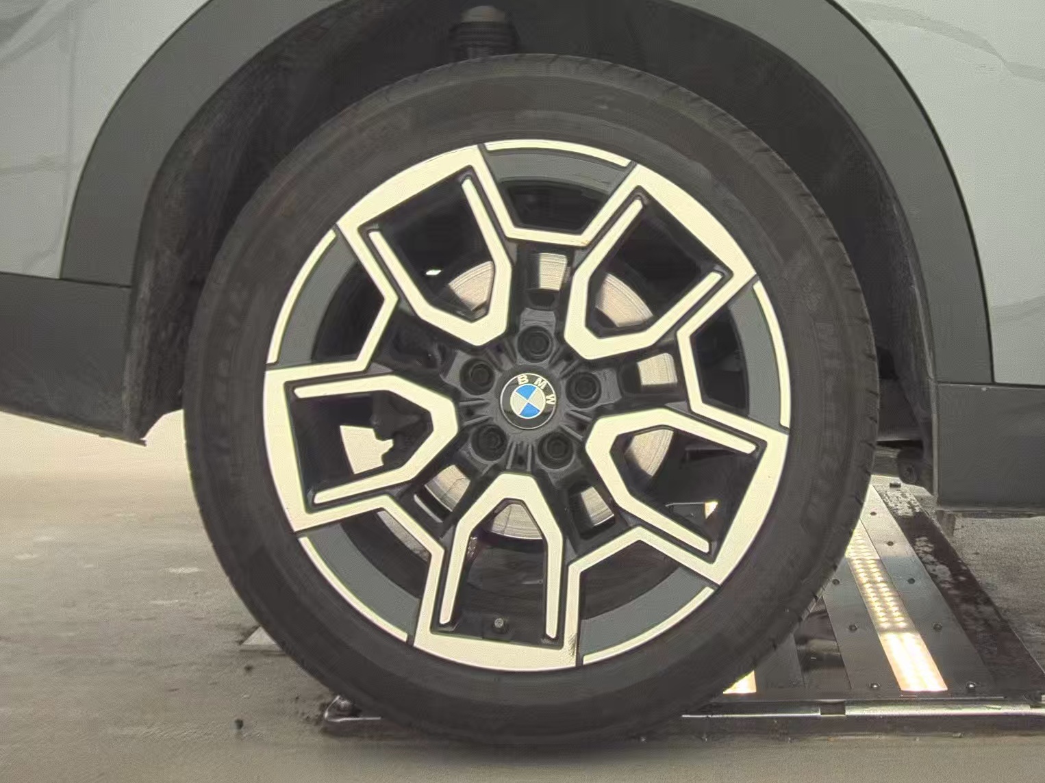 2025 BMW X2 xDrive28i AWD