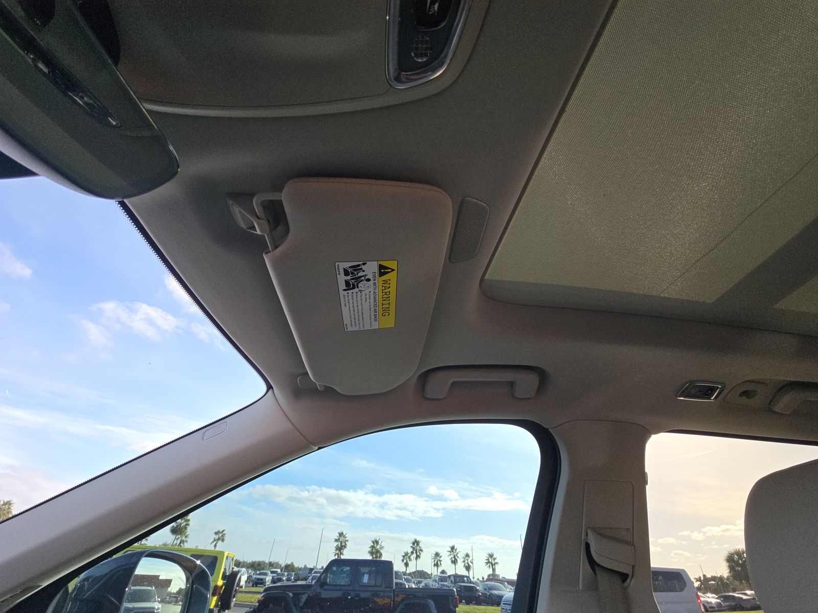 2022 Volvo XC90 T6 Momentum AWD