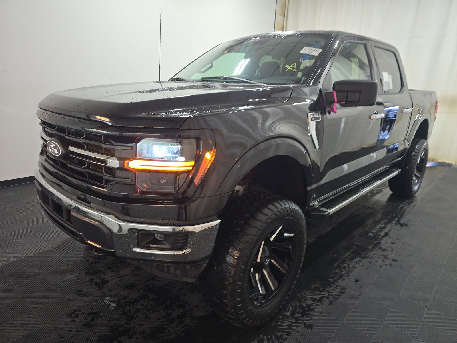 2025 Ford F-150 XLT AWD