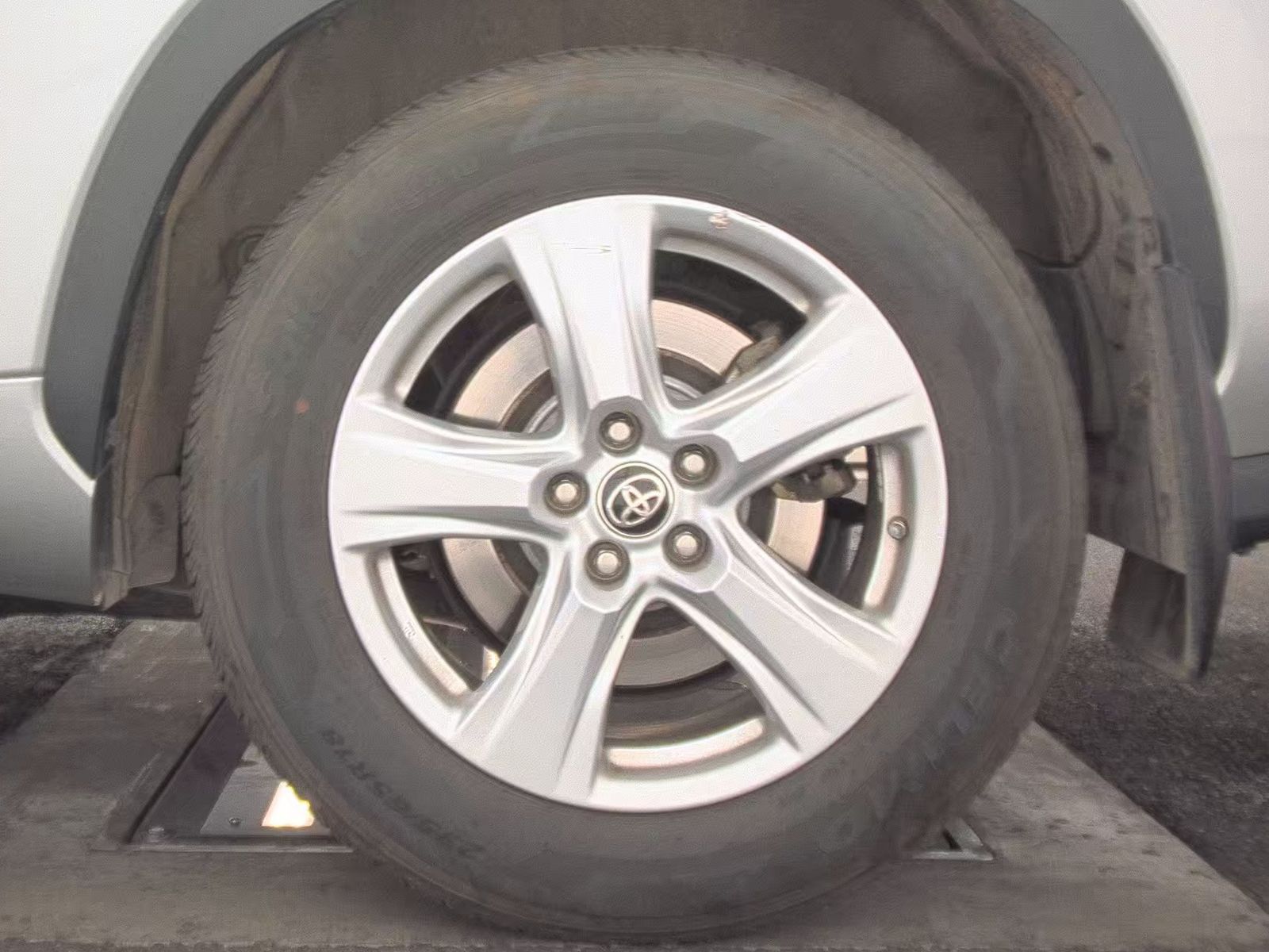 2024 Toyota Highlander LE AWD