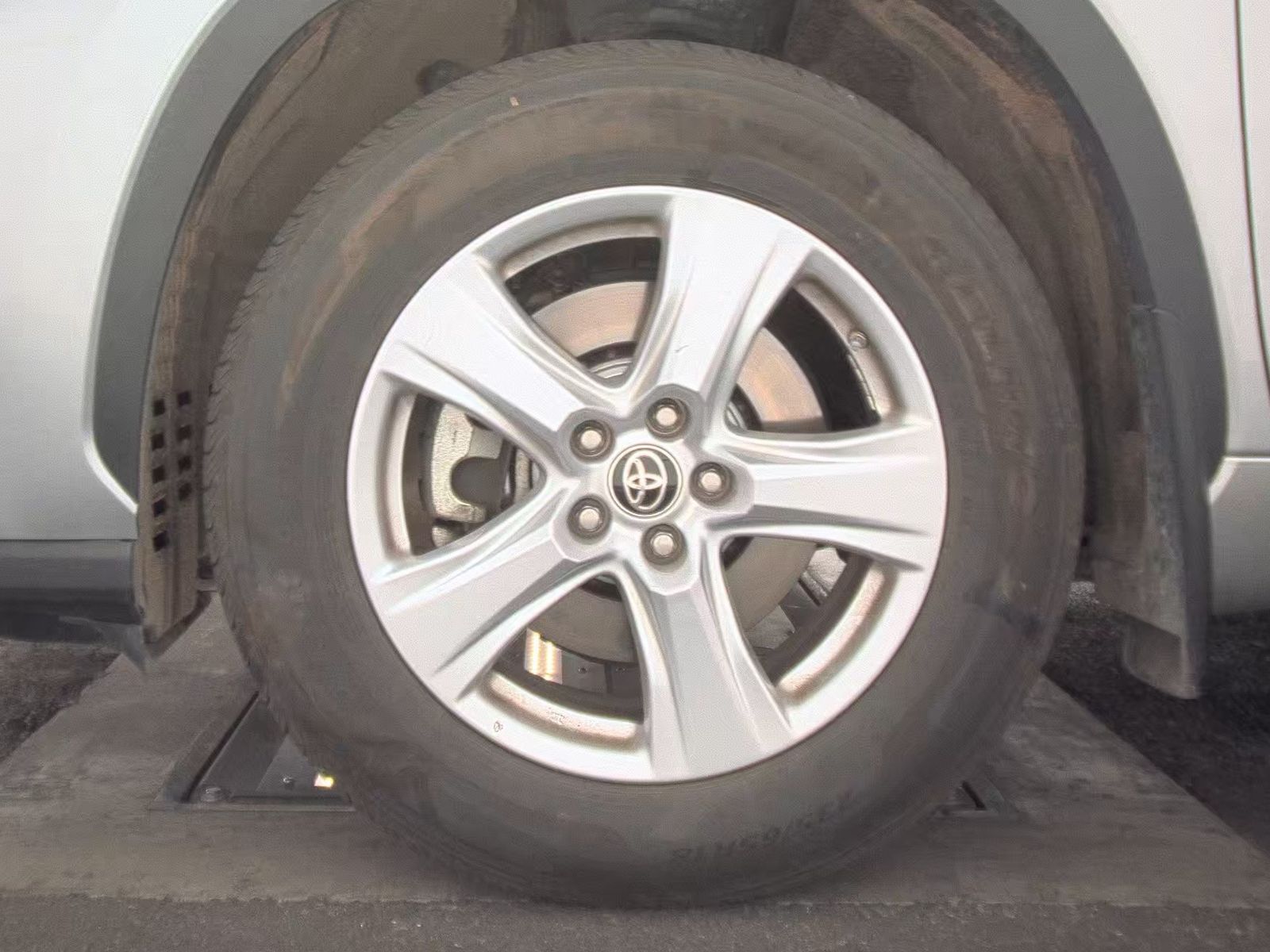 2024 Toyota Highlander LE AWD