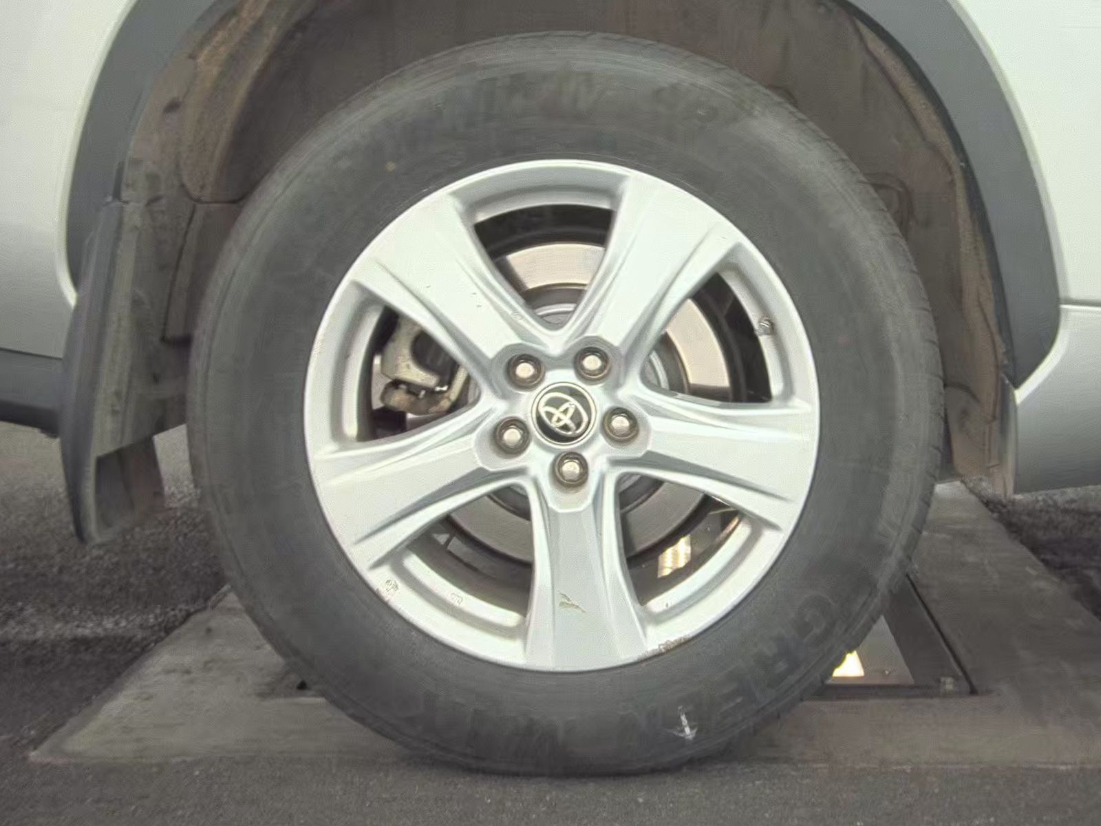 2024 Toyota Highlander LE AWD