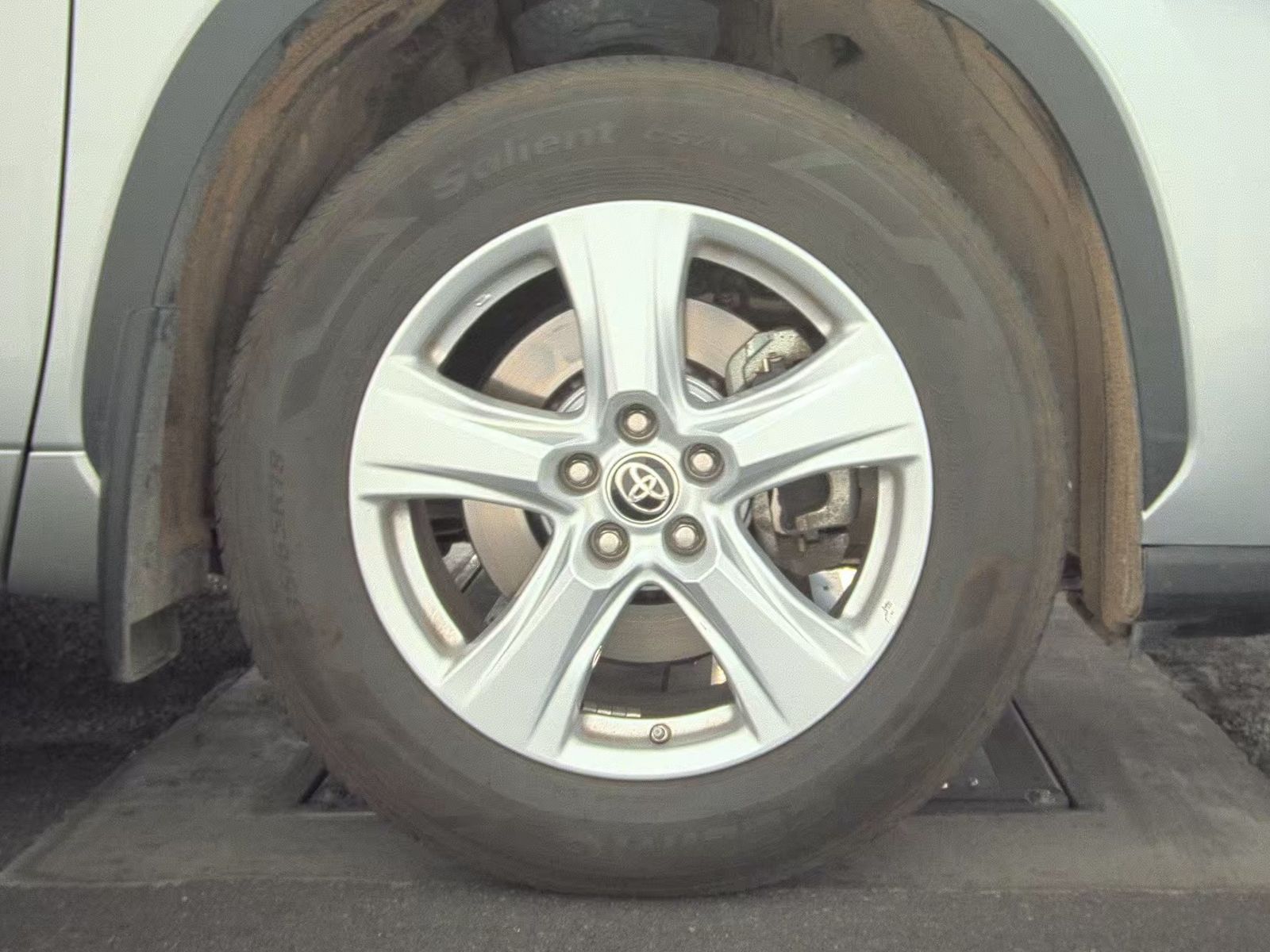 2024 Toyota Highlander LE AWD