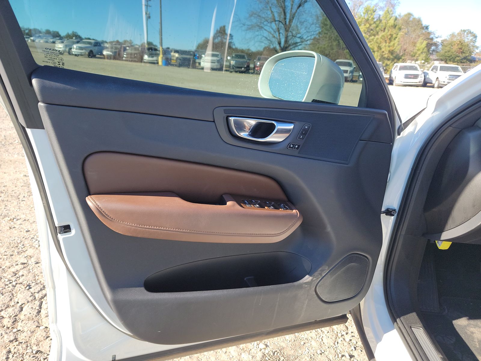 2023 Volvo XC60 B5 Plus AWD