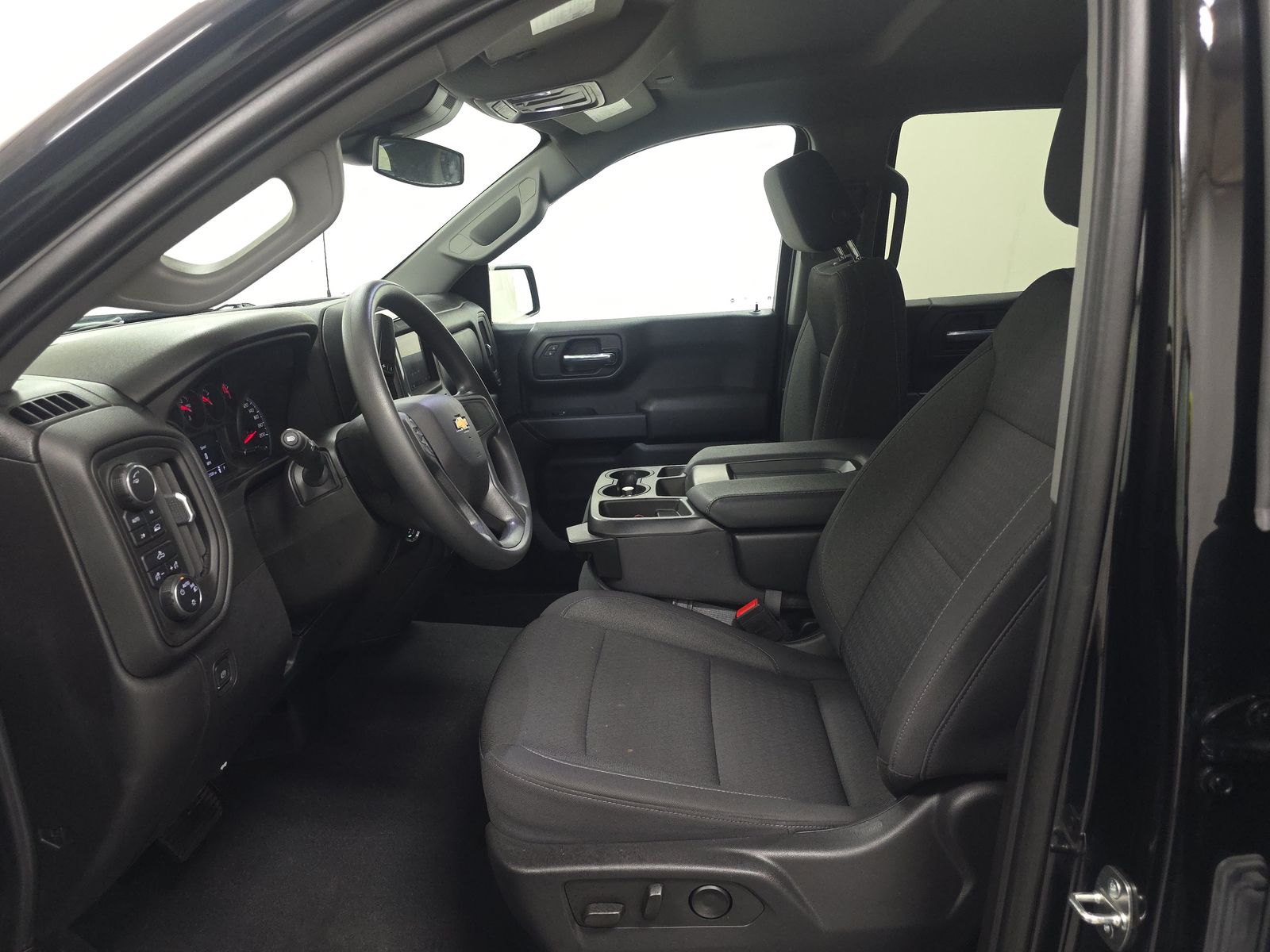 2023 Chevrolet Silverado 1500 Custom AWD