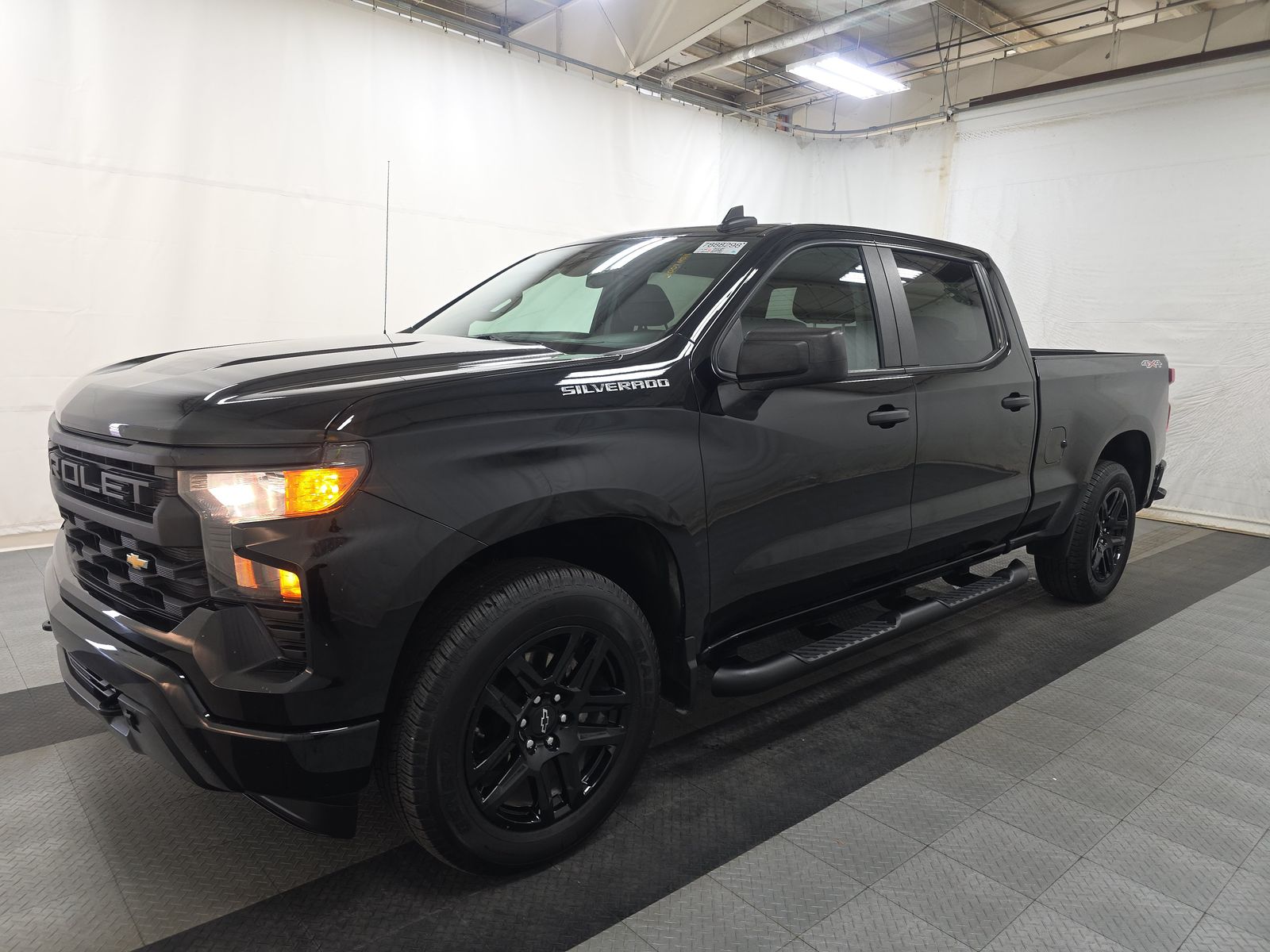 2023 Chevrolet Silverado 1500 Custom AWD