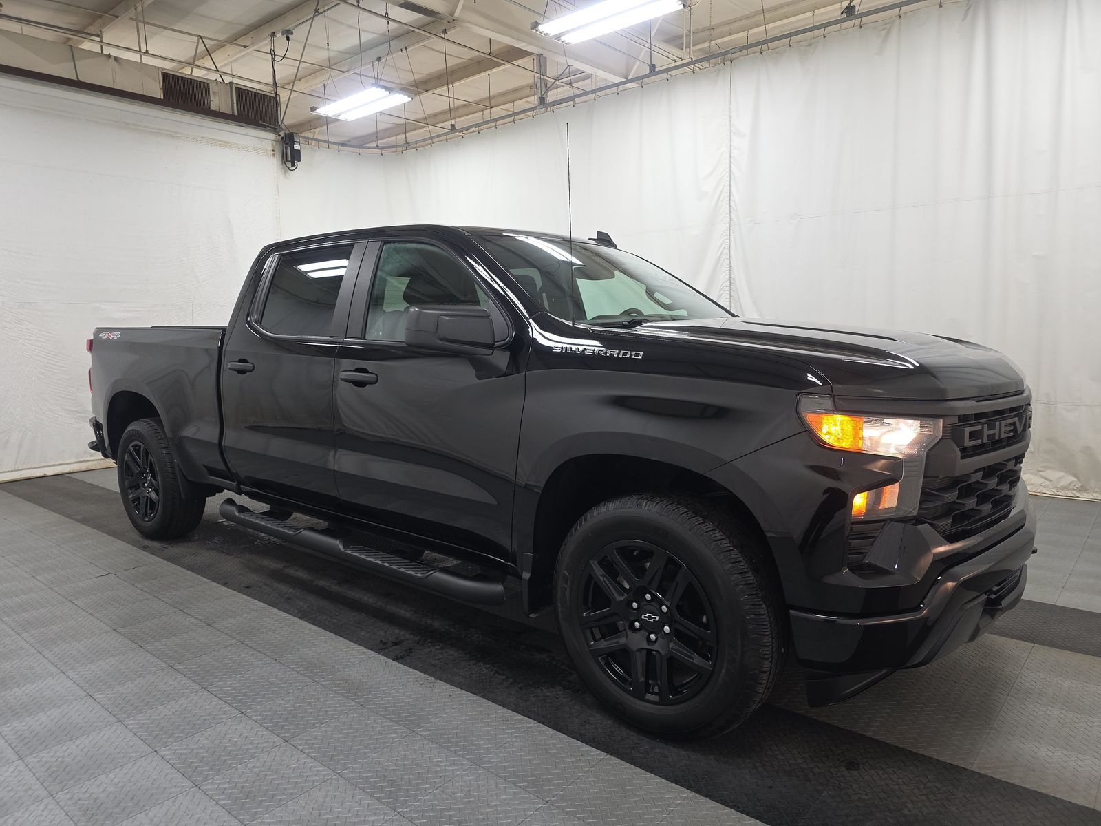 2023 Chevrolet Silverado 1500 Custom AWD
