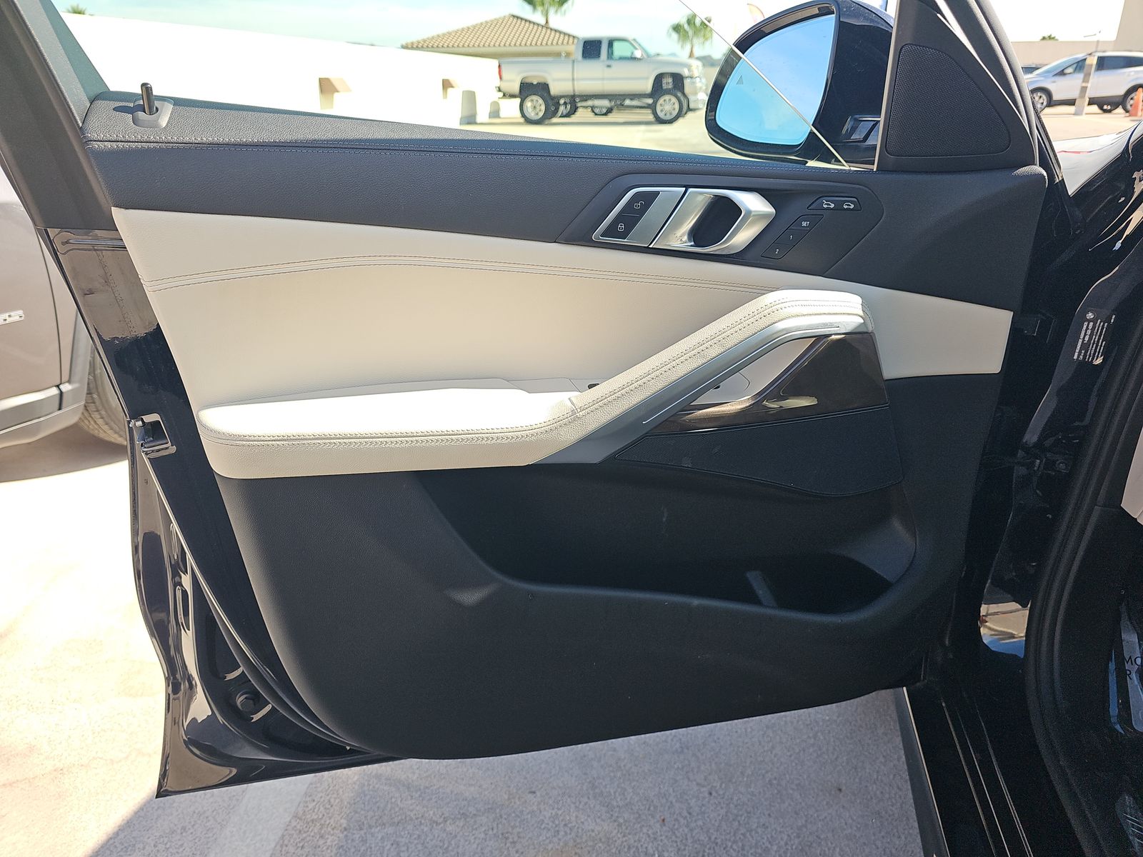 2022 BMW X6 xDrive40i AWD