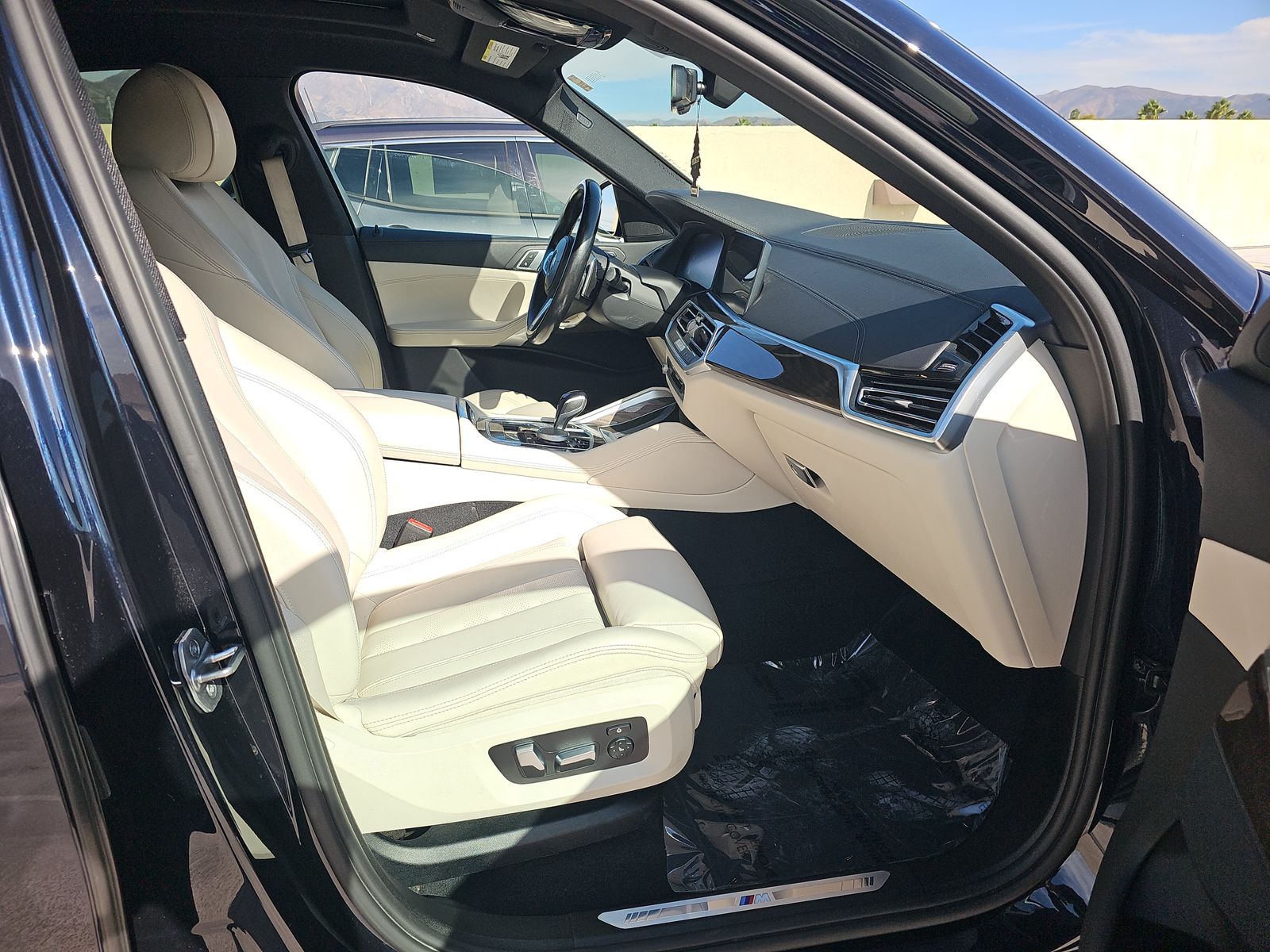 2022 BMW X6 xDrive40i AWD