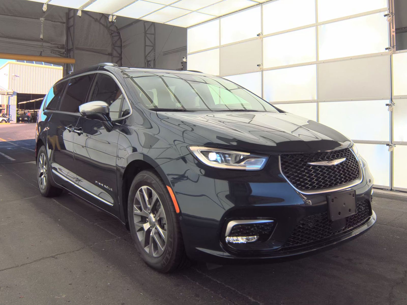 2024 Chrysler Pacifica Hybrid Pinnacle FWD