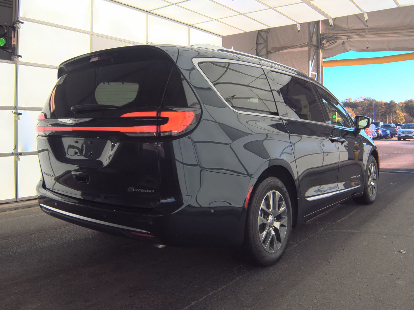 2024 Chrysler Pacifica Hybrid Pinnacle FWD