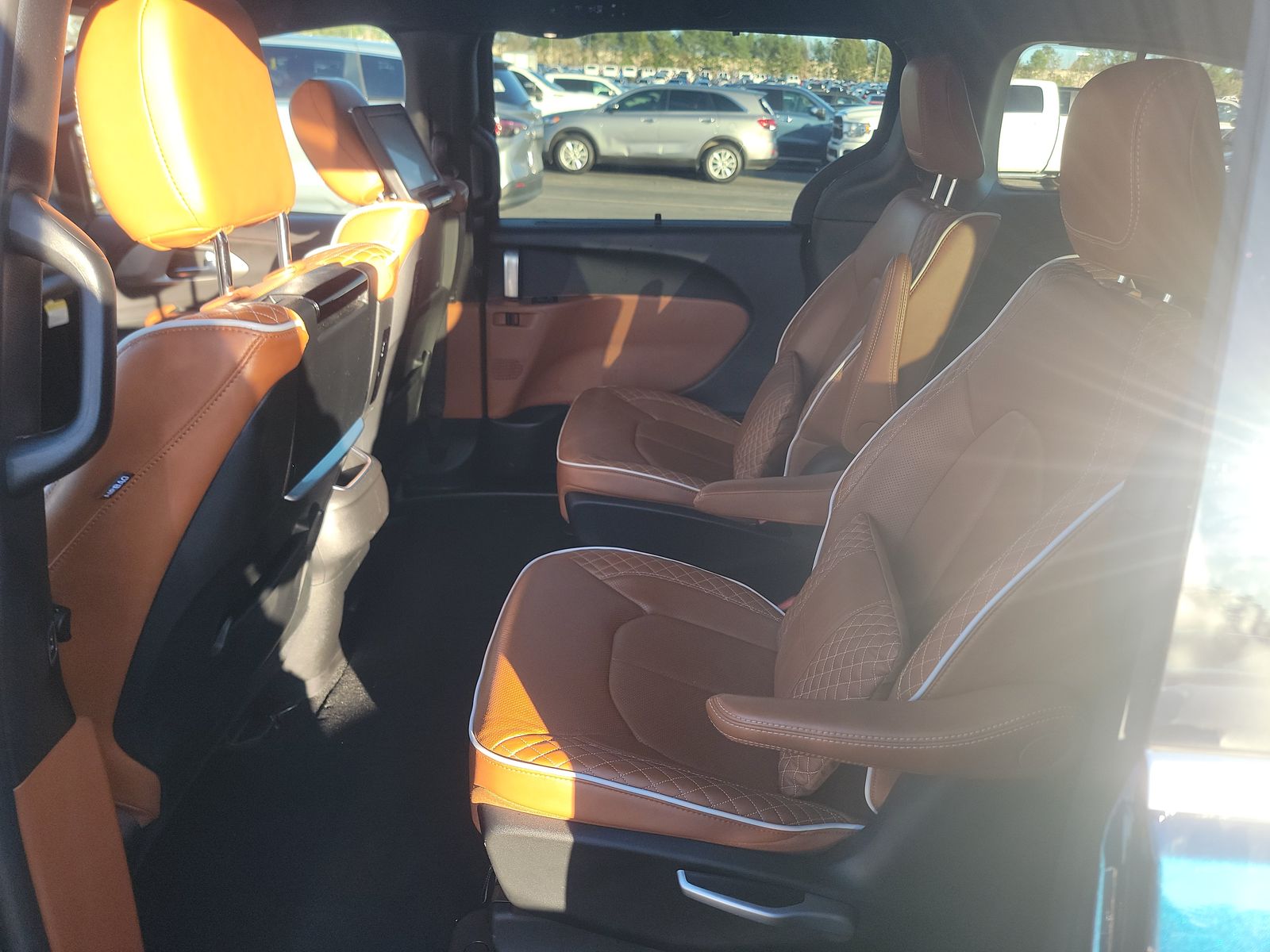 2024 Chrysler Pacifica Hybrid Pinnacle FWD