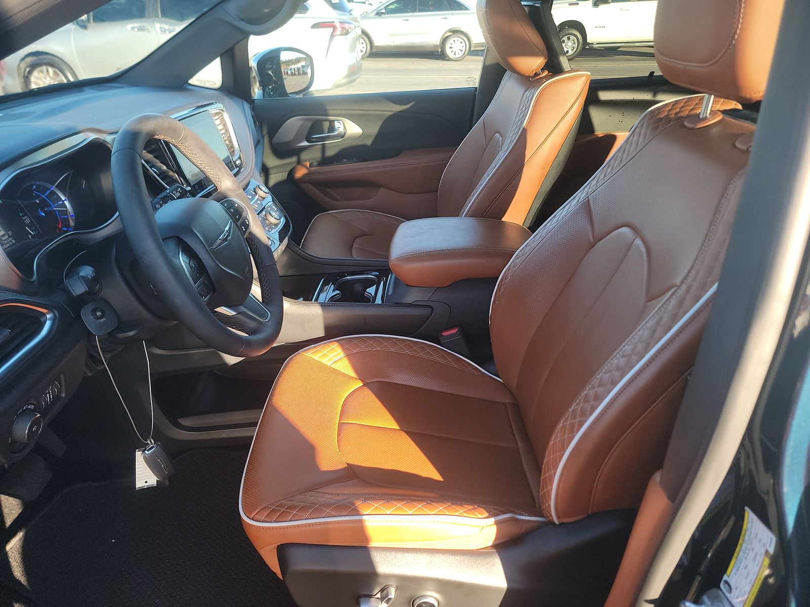 2024 Chrysler Pacifica Hybrid Pinnacle FWD