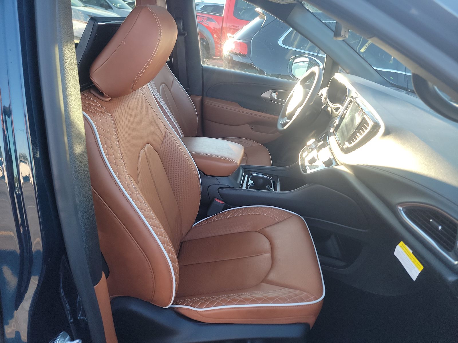 2024 Chrysler Pacifica Hybrid Pinnacle FWD