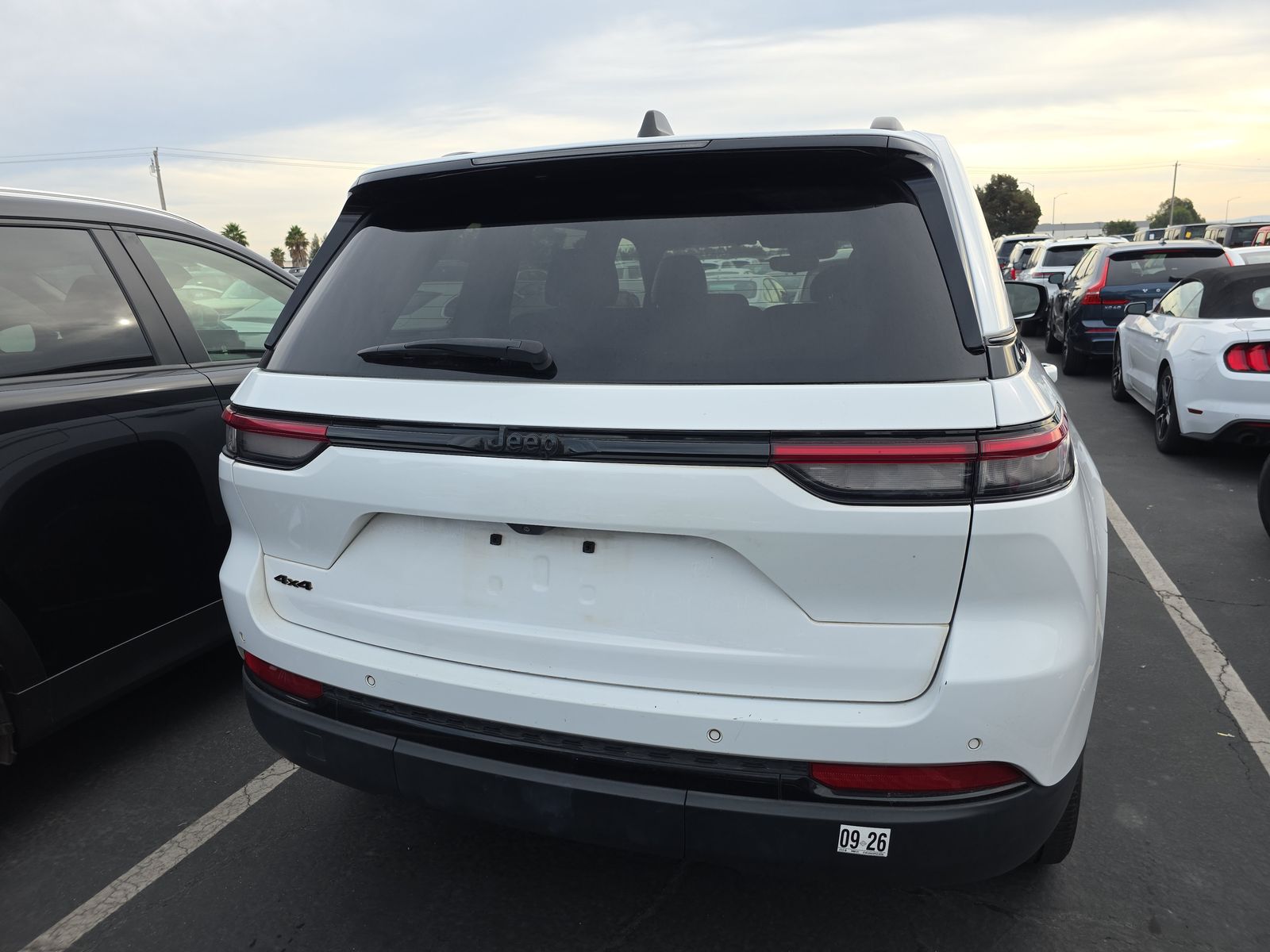 2023 Jeep Grand Cherokee Altitude AWD