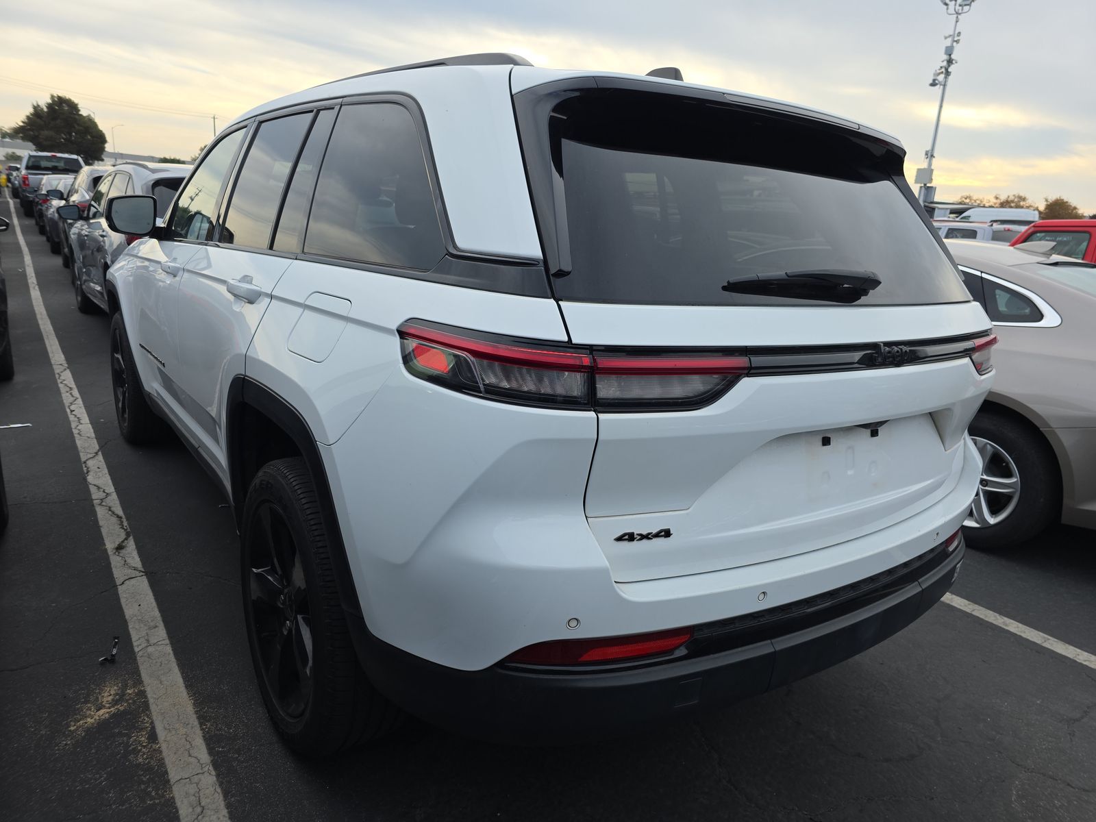 2023 Jeep Grand Cherokee Altitude AWD