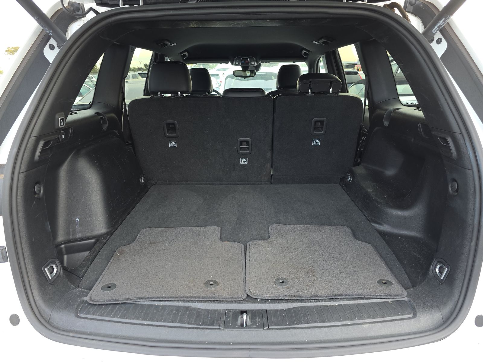 2023 Jeep Grand Cherokee Altitude AWD