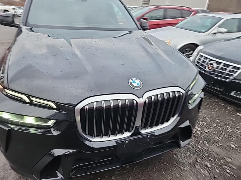 2023 BMW X7 xDrive40i AWD
