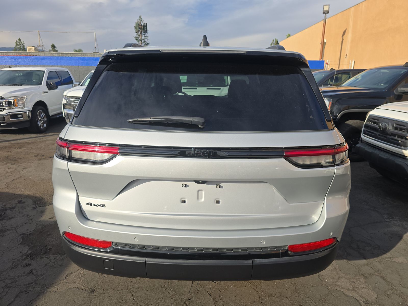 2024 Jeep Grand Cherokee Altitude AWD