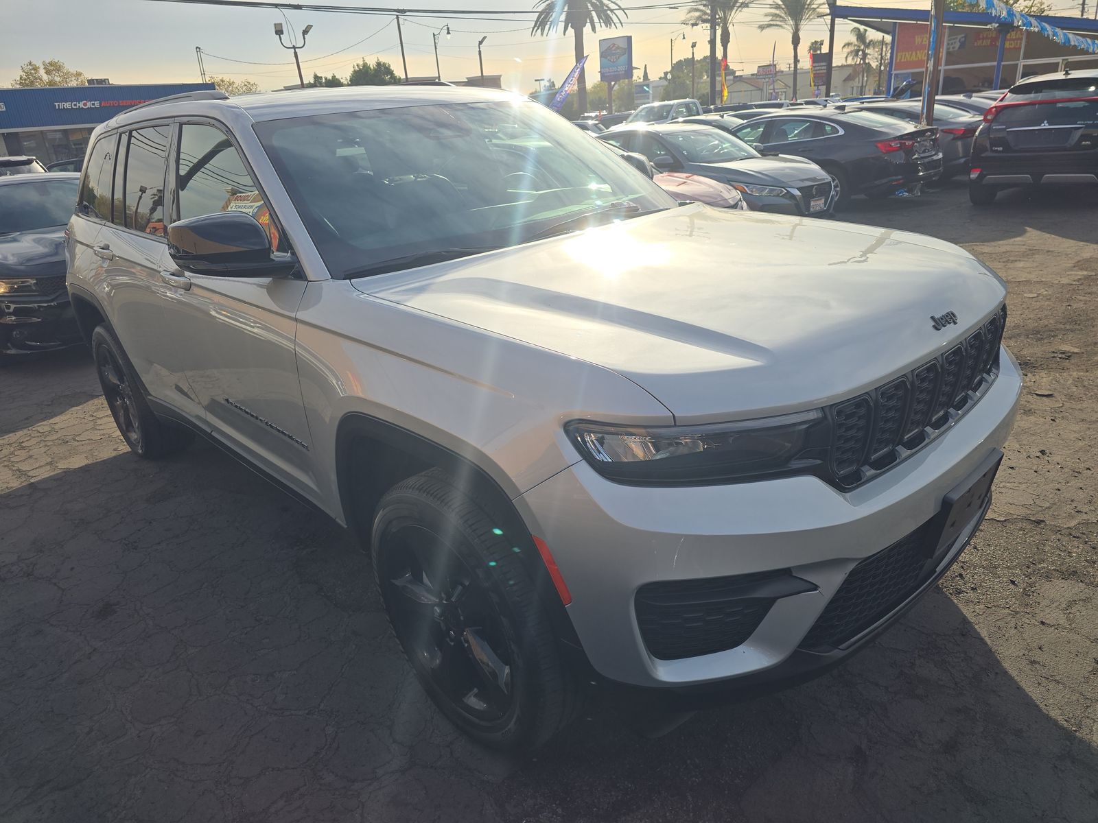 2024 Jeep Grand Cherokee Altitude AWD