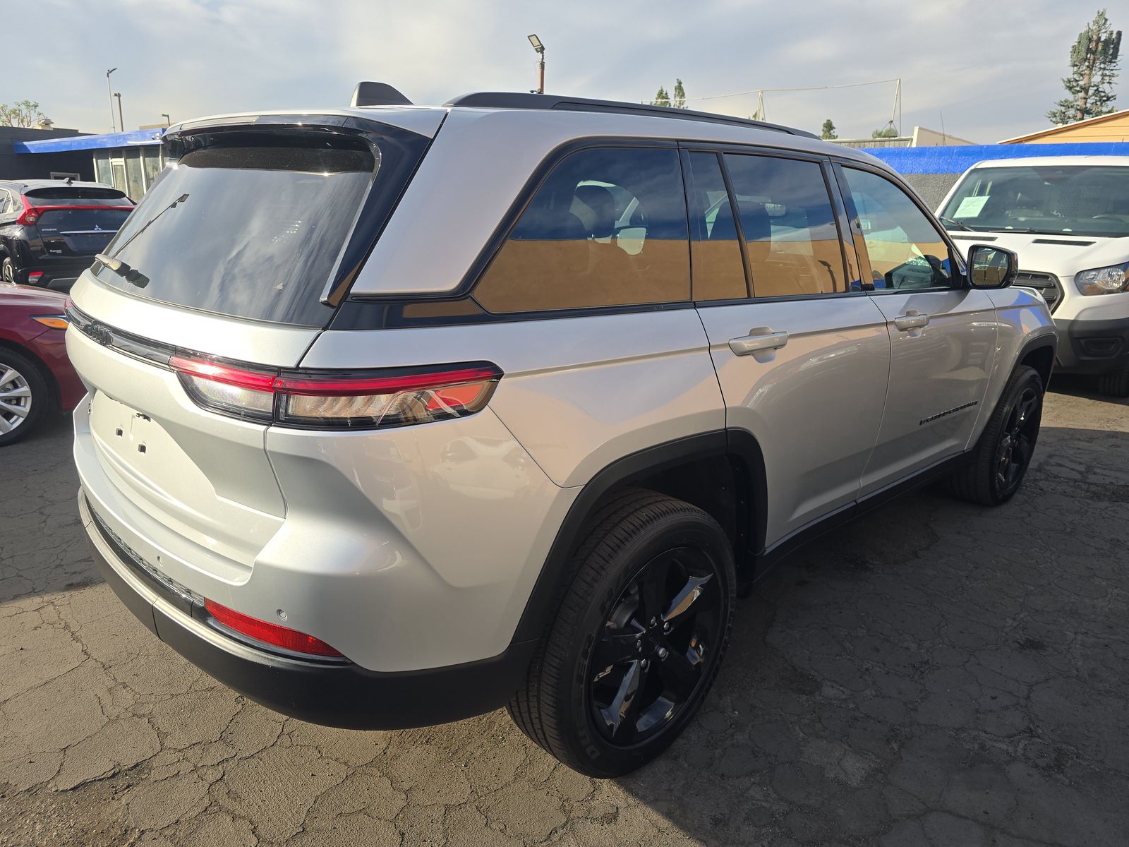 2024 Jeep Grand Cherokee Altitude AWD