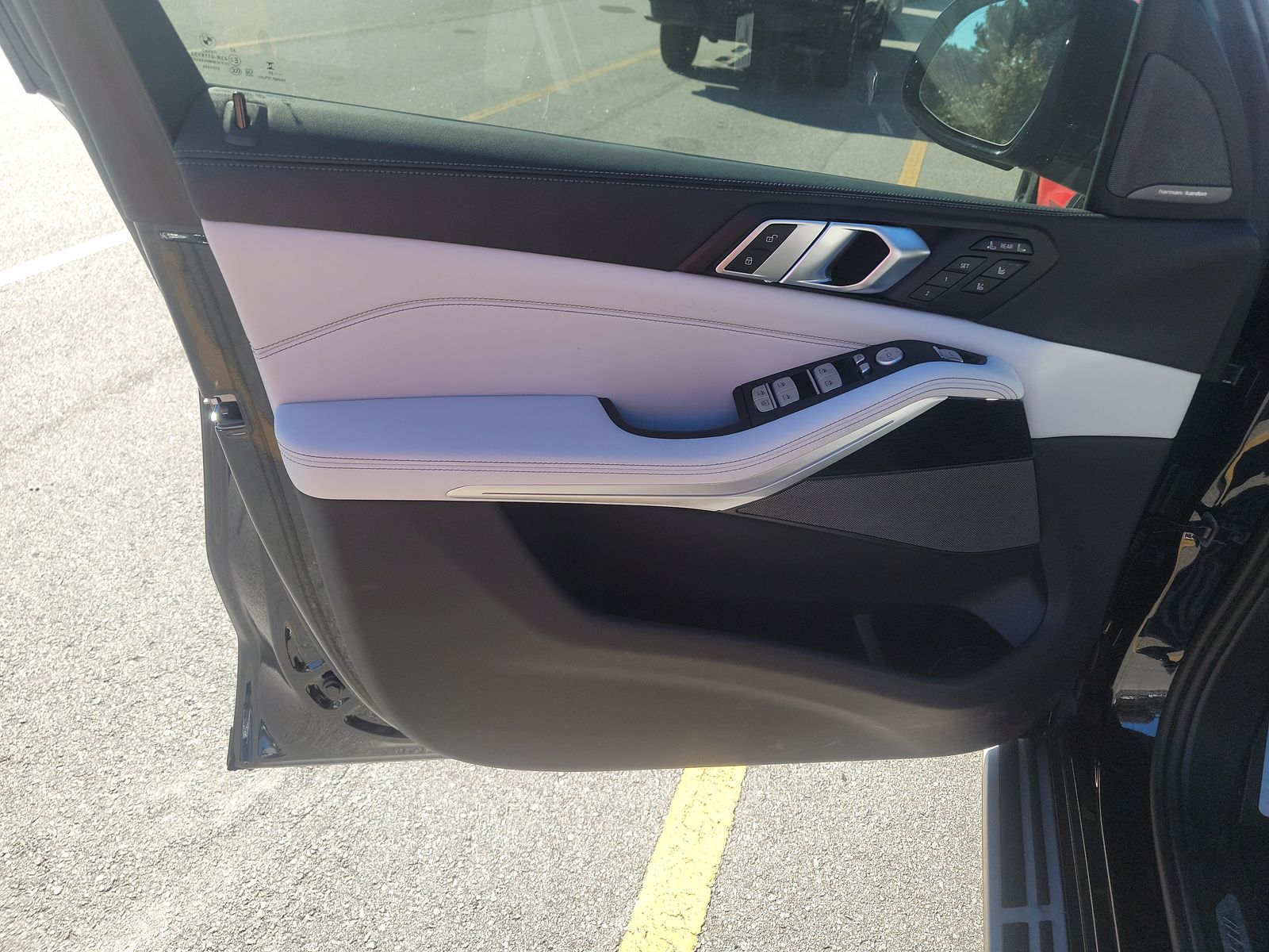 2023 BMW X7 xDrive40i AWD