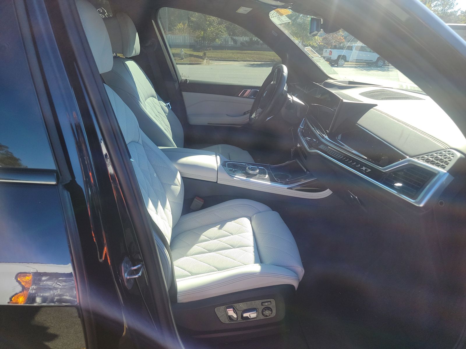 2023 BMW X7 xDrive40i AWD