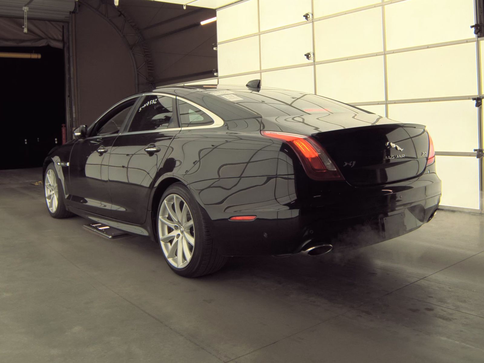 2016 Jaguar XJ R-Sport RWD