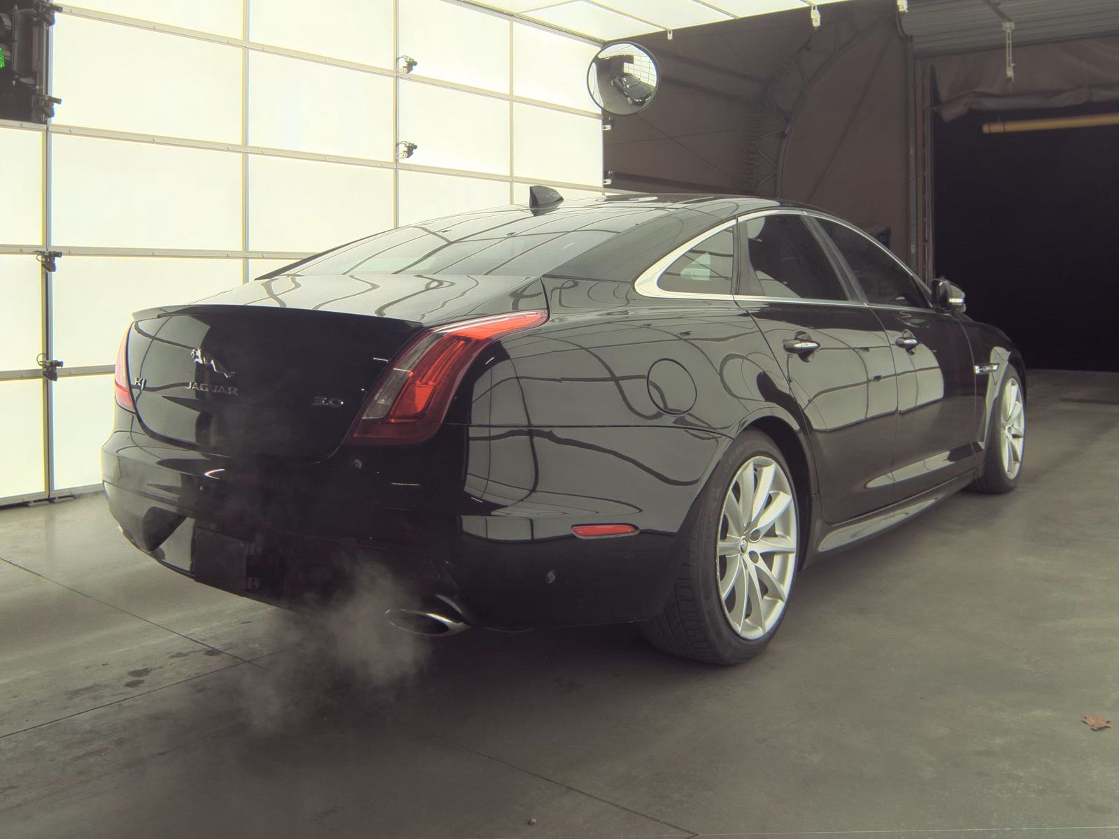 2016 Jaguar XJ R-Sport RWD