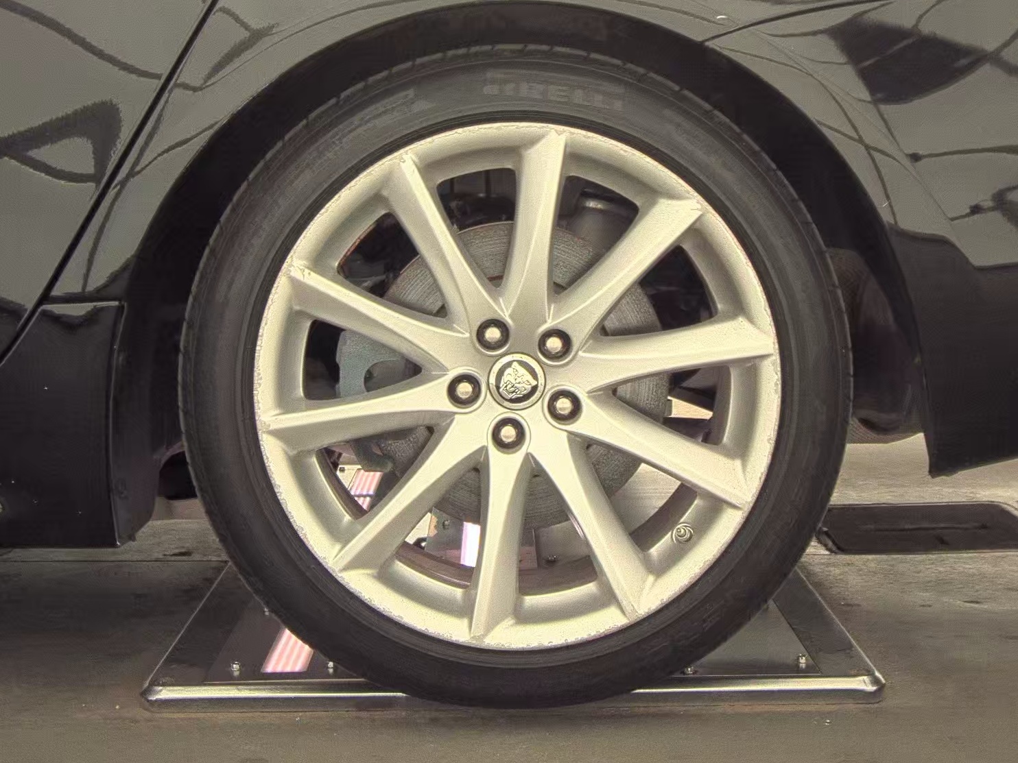 2016 Jaguar XJ R-Sport RWD