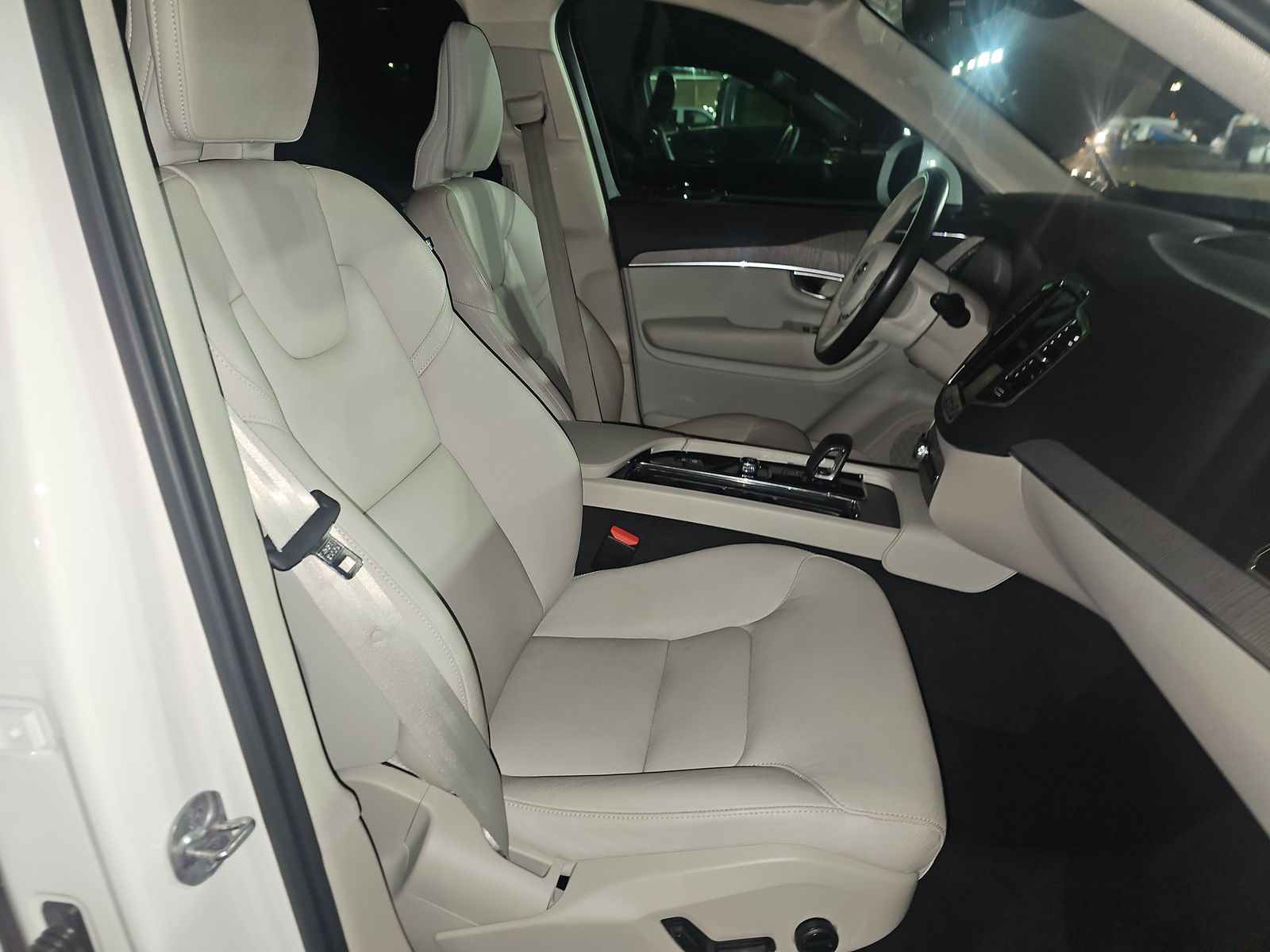 2023 Volvo XC90 B6 Core AWD