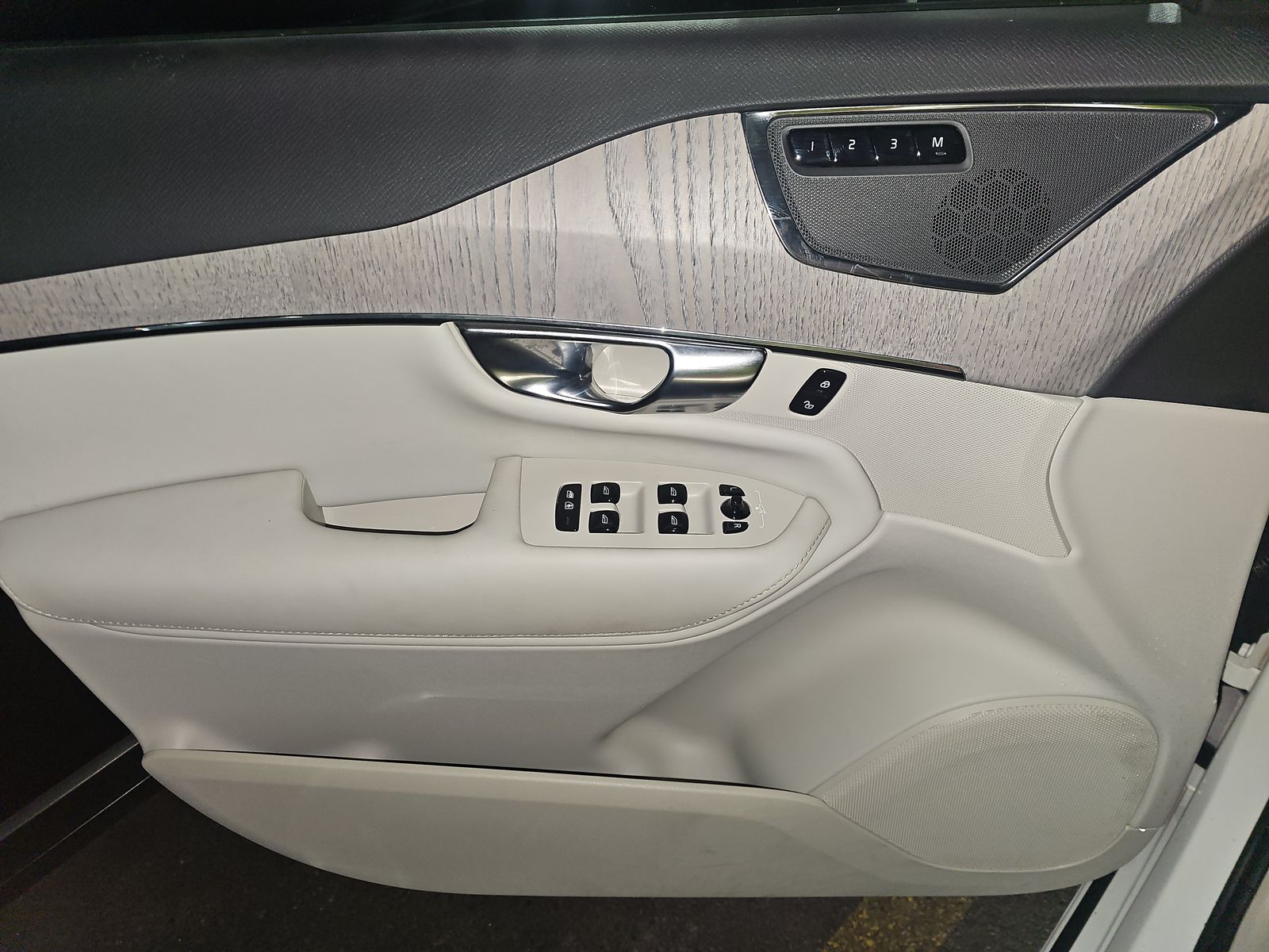 2023 Volvo XC90 B6 Core AWD