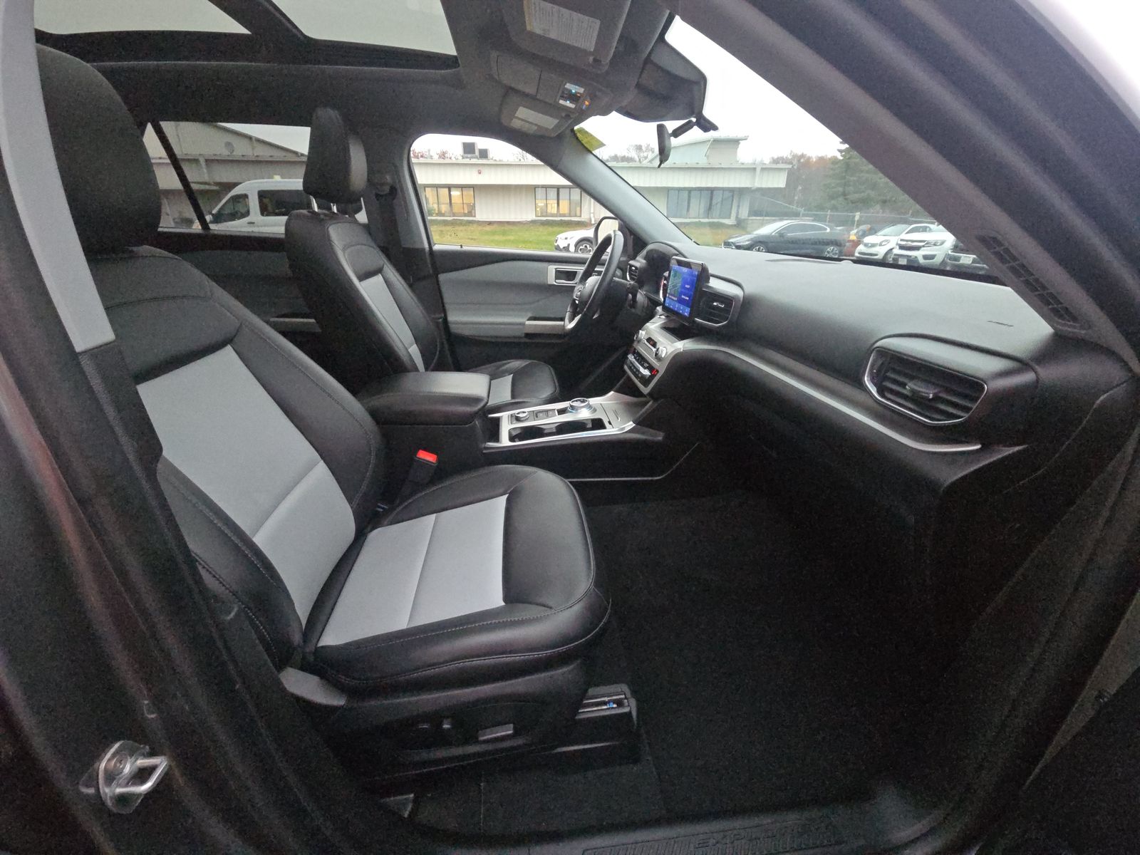 2022 Ford Explorer XLT AWD