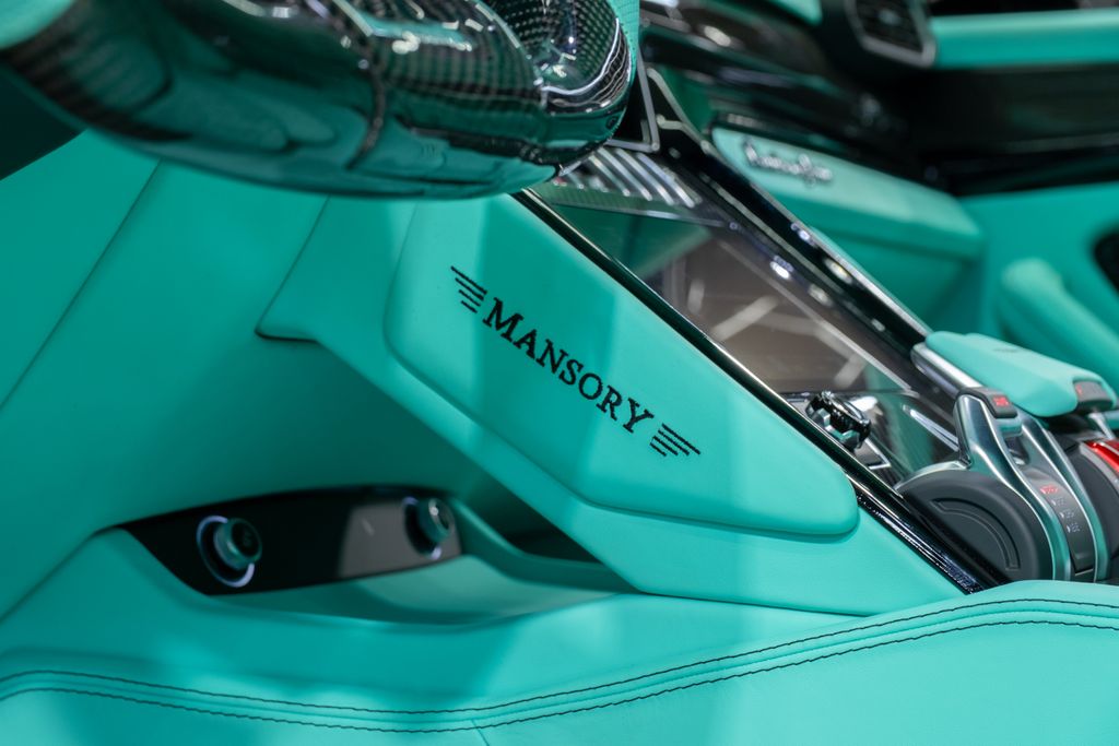 2024 Lamborghini Urus S AWD