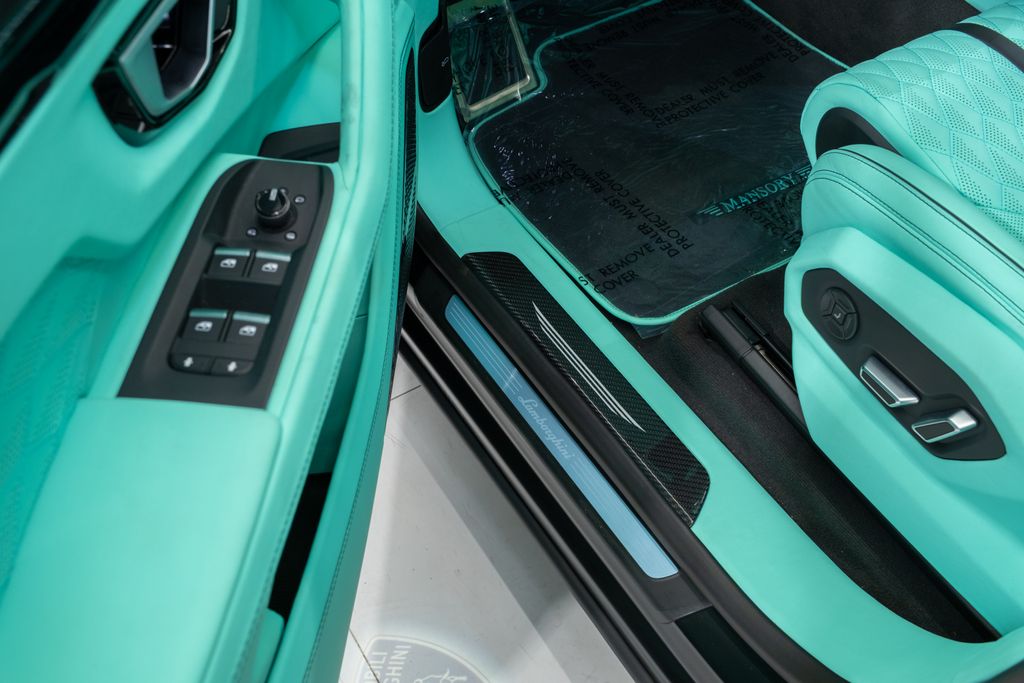 2024 Lamborghini Urus S AWD