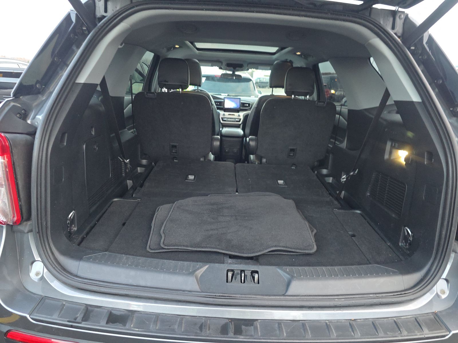 2023 Ford Explorer XLT AWD