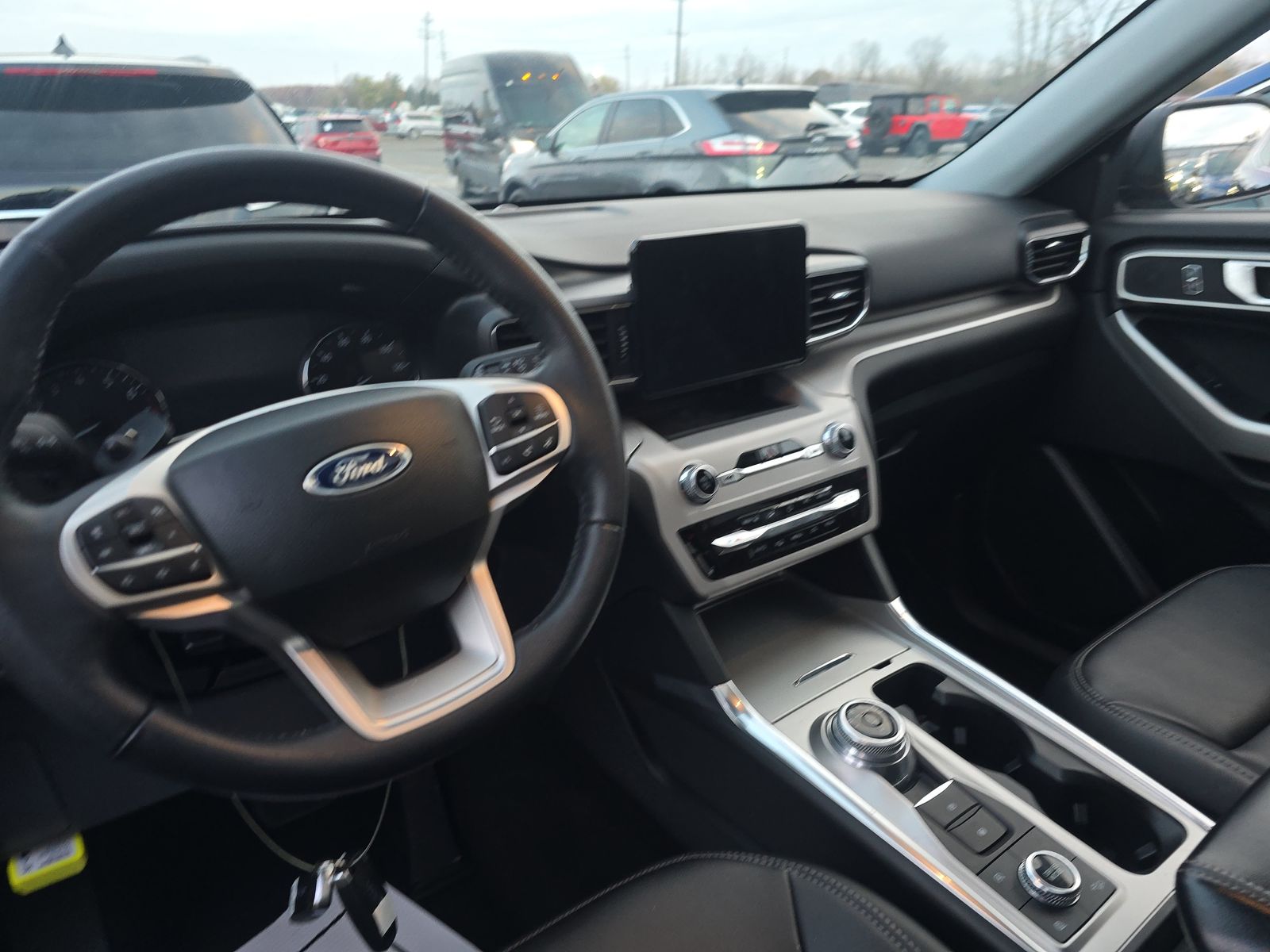 2023 Ford Explorer XLT AWD