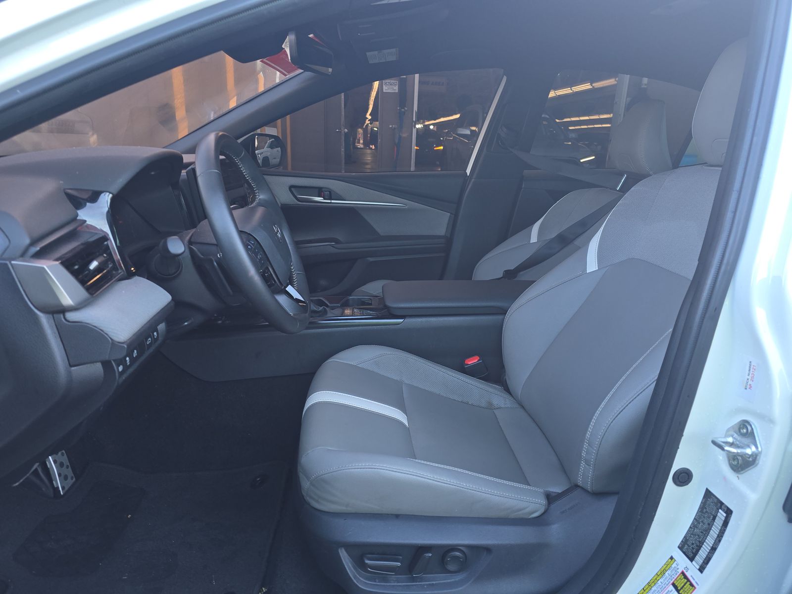 2025 Toyota Camry SE FWD