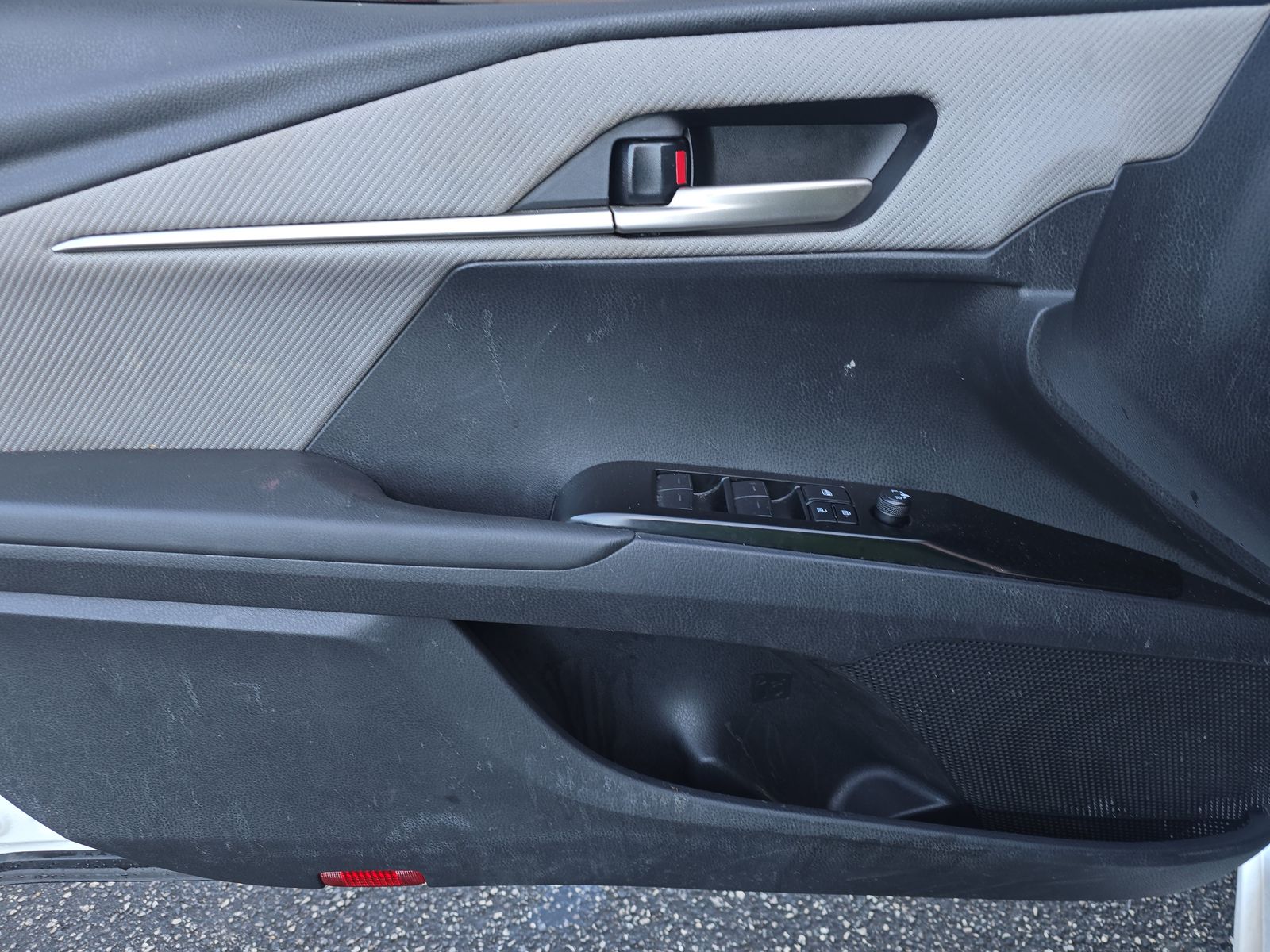 2025 Toyota Camry SE FWD